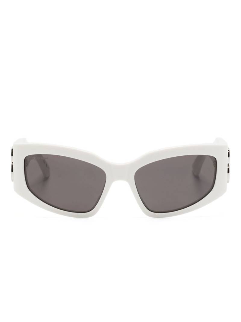 Balenciaga Eyewear cat-eye sunglasses - White von Balenciaga Eyewear