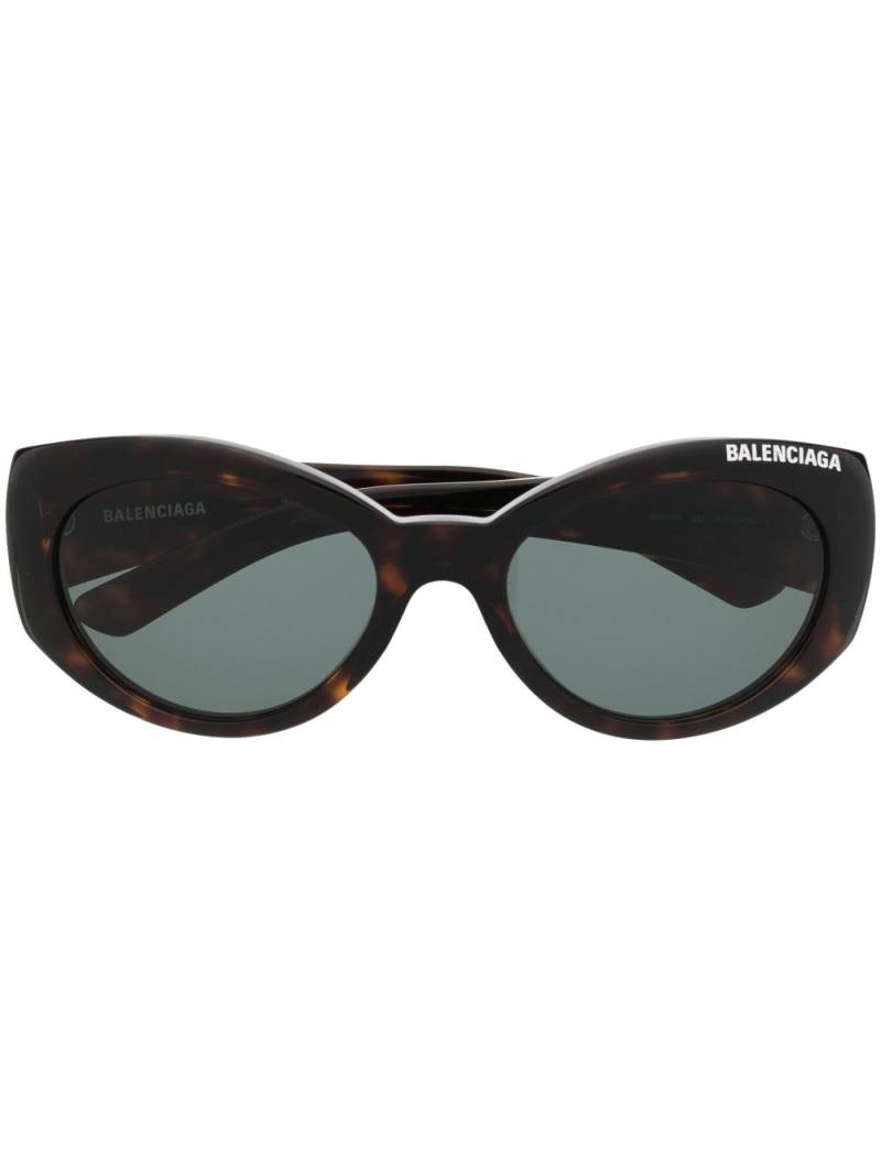 Balenciaga Eyewear logo-print detail sunglasses - Brown von Balenciaga Eyewear