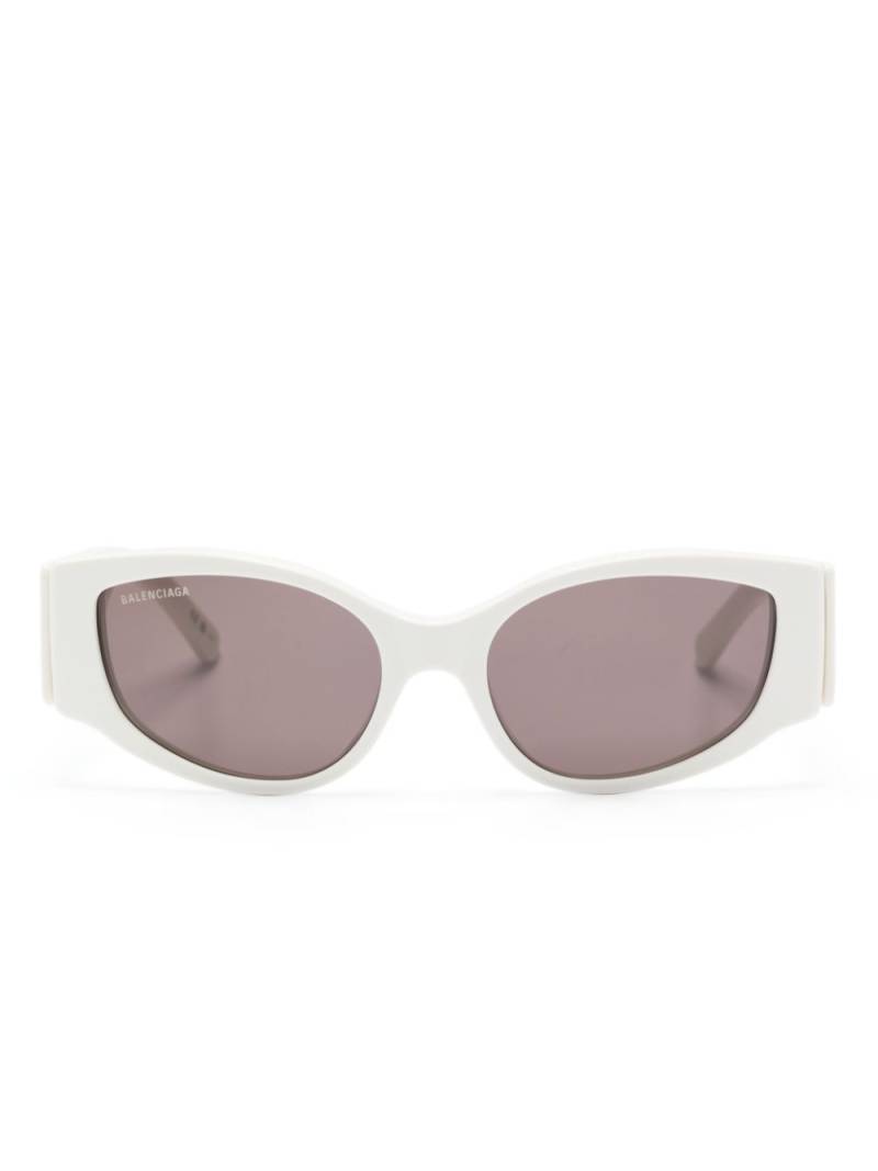 Balenciaga Eyewear logo-print oval-frame sunglasses - White von Balenciaga Eyewear