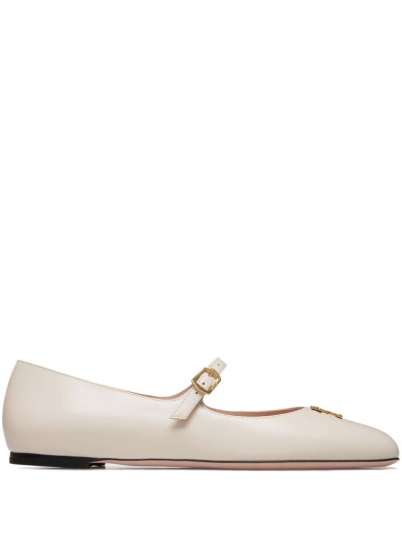 Bally logo-plaque ballerina shoes - Neutrals von Bally