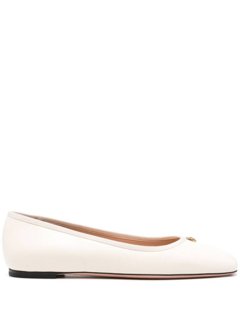 Bally logo-plaque ballerina shoes - Neutrals von Bally