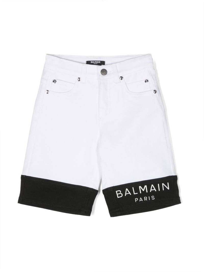 Balmain Kids logo-print denim shorts - White von Balmain Kids