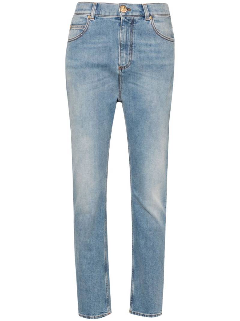 Balmain logo-patch tapered jeans - Blue von Balmain