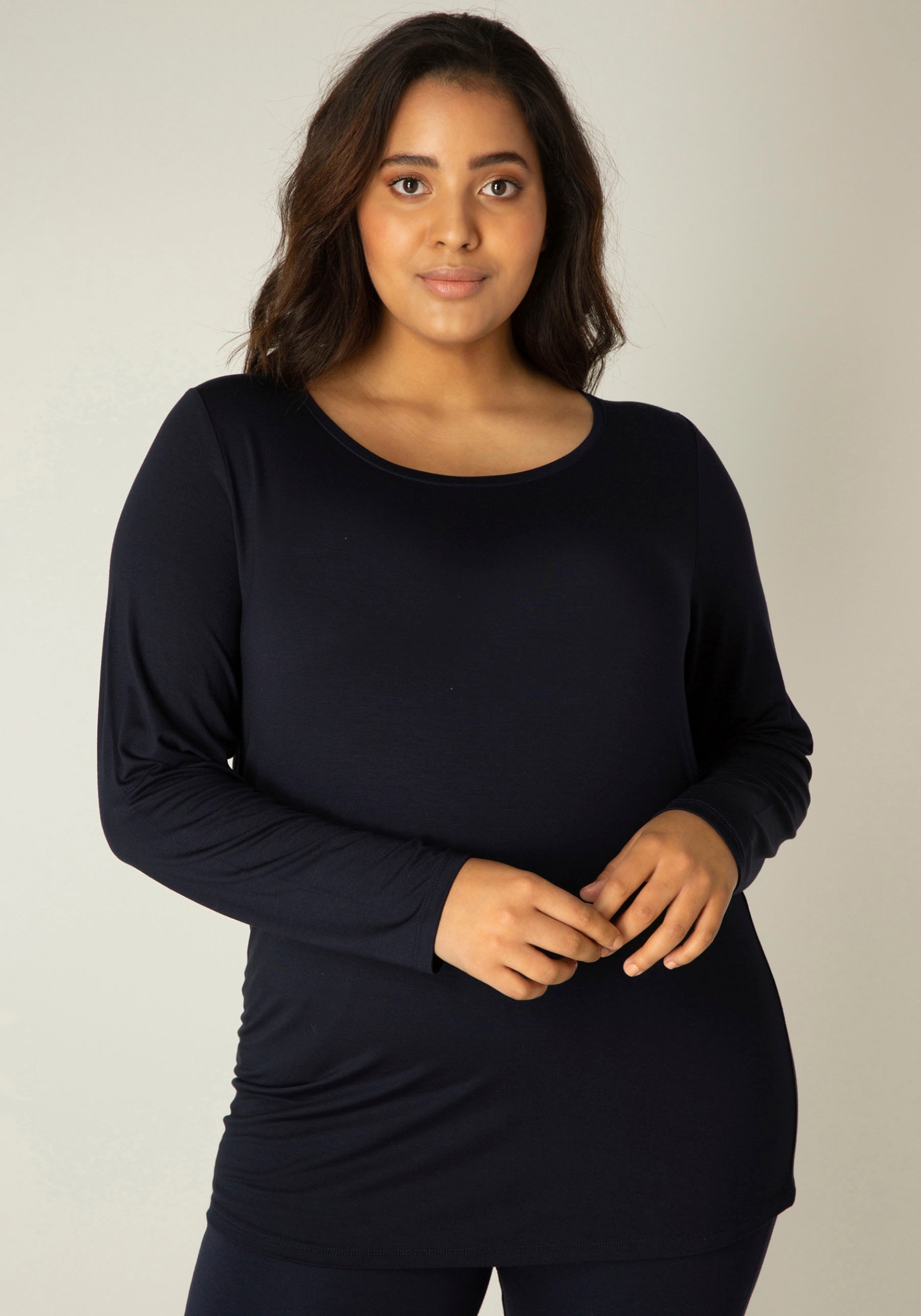 Base Level Curvy Langarmshirt, mit Rundhalsausschnitt von Base Level Curvy