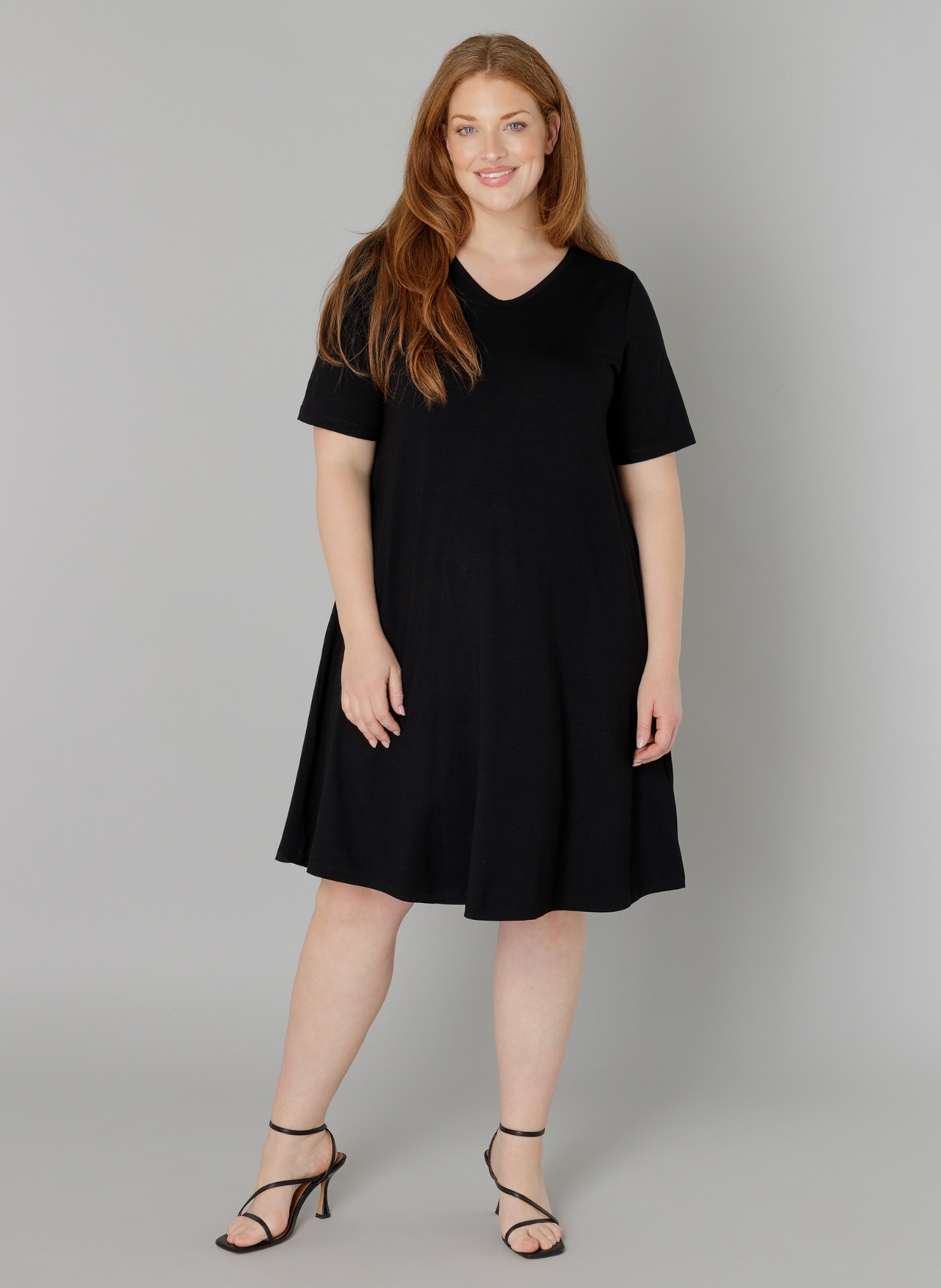 Base Level Curvy Shirtkleid »Abernathy«, In leicht ausgestellter Form Base Level Curvy Shirtkleid »Abernathy«, In leicht ausgestellter Form von Base Level Curvy