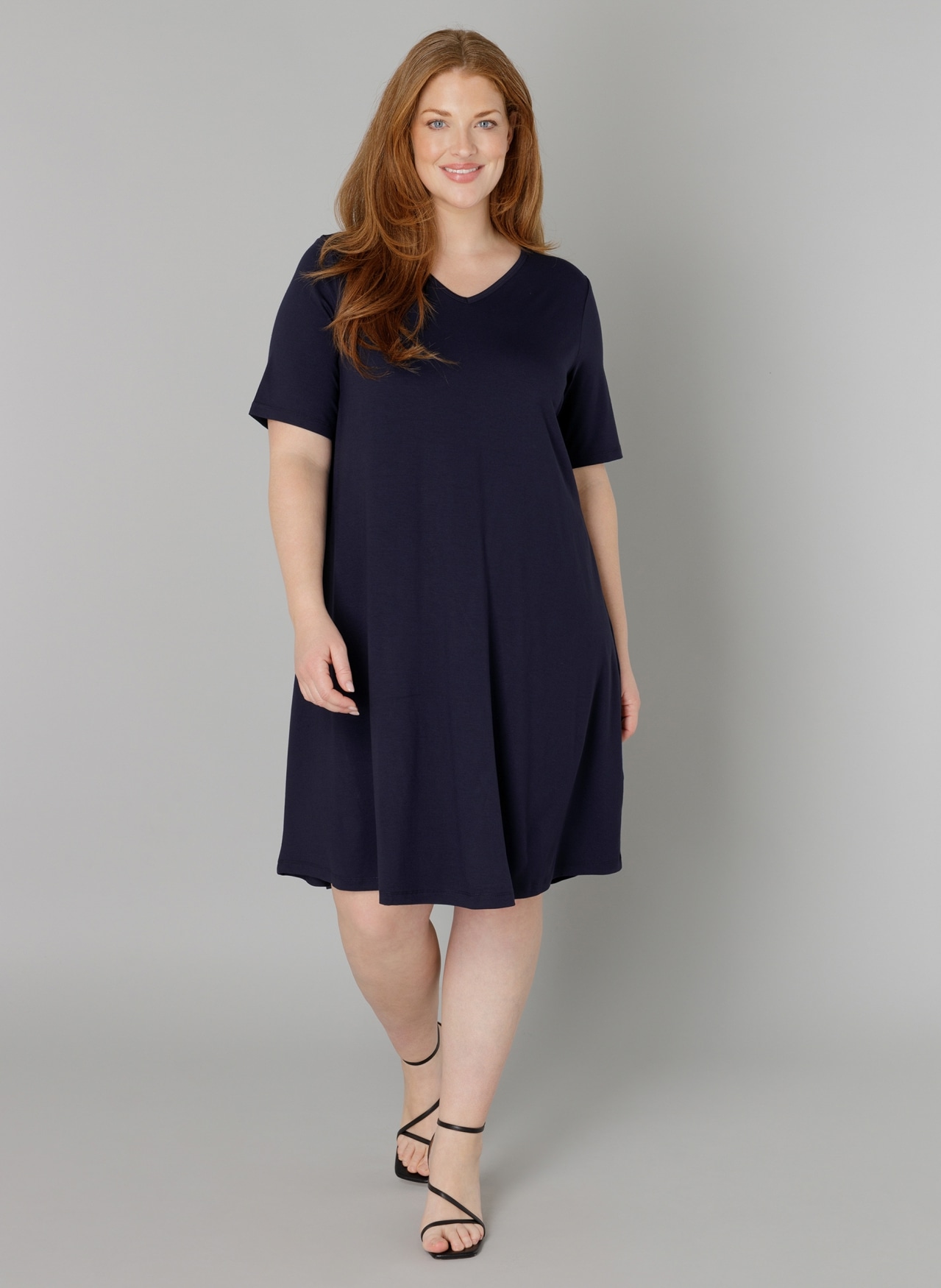 Base Level Curvy Shirtkleid »Abernathy«, In leicht ausgestellter Form von Base Level Curvy