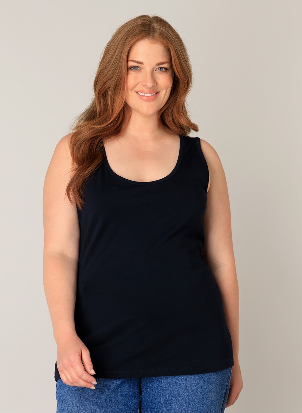 Base Level Curvy Tanktop, in grossen Grössen von Base Level Curvy