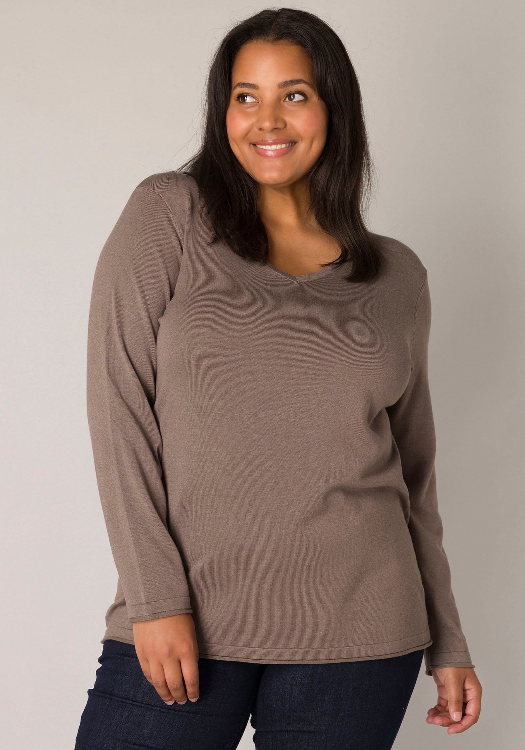 Base Level Curvy V-Ausschnitt-Pullover, mit V-Ausschnitt von Base Level Curvy