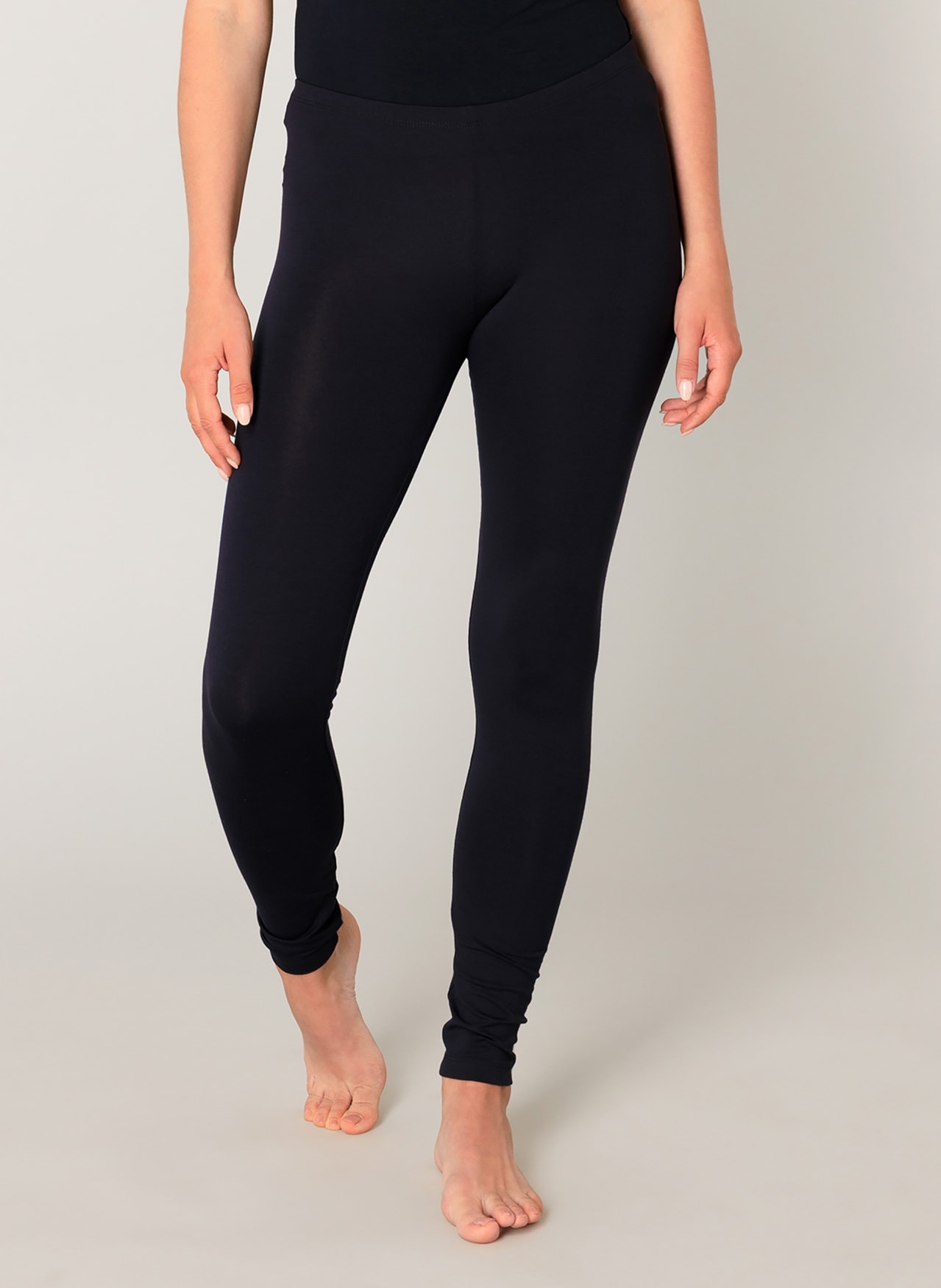 Base Level Leggings »Ybica«, In weicher und elastischer Qualität Base Level Leggings »Ybica«, In weicher und elastischer Qualität von Base Level