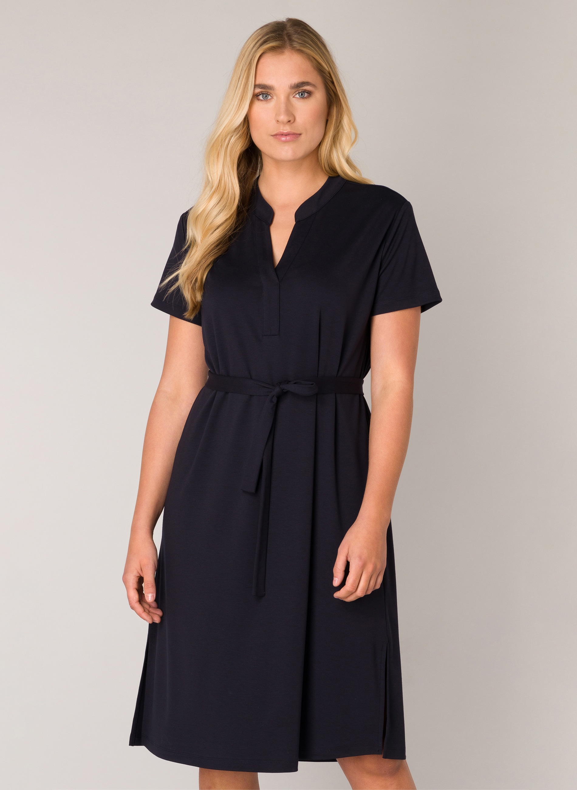 Base Level Sommerkleid »YEN«, mit Bindegürtel Base Level Sommerkleid »YEN«, mit Bindegürtel von Base Level