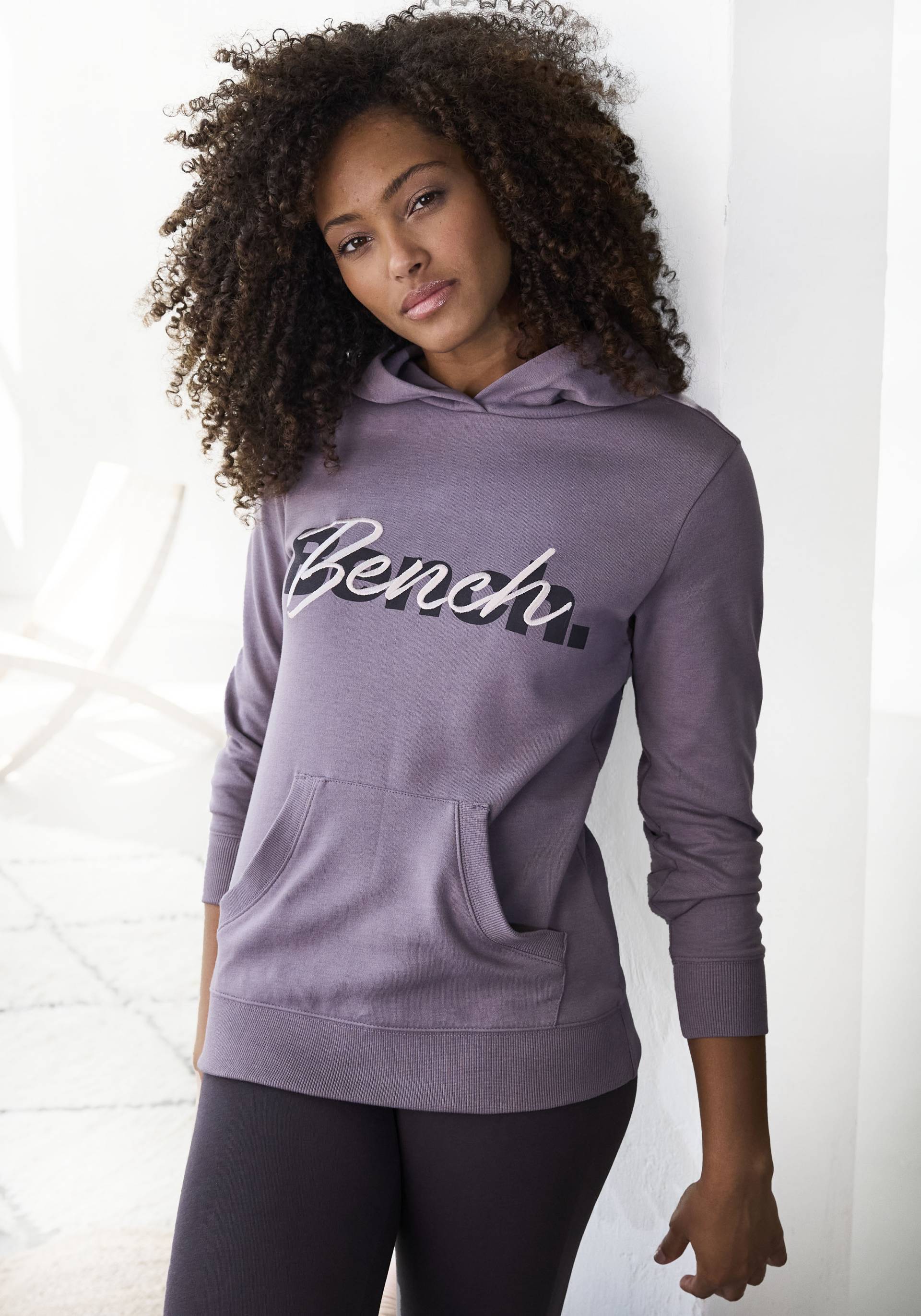 Bench. Loungewear Kapuzensweatshirt, mit Kängurutasche, Loungeanzug, Hoodie Bench. Loungewear Kapuzensweatshirt, mit Kängurutasche, Loungeanzug, Hoodie von Bench. Loungewear