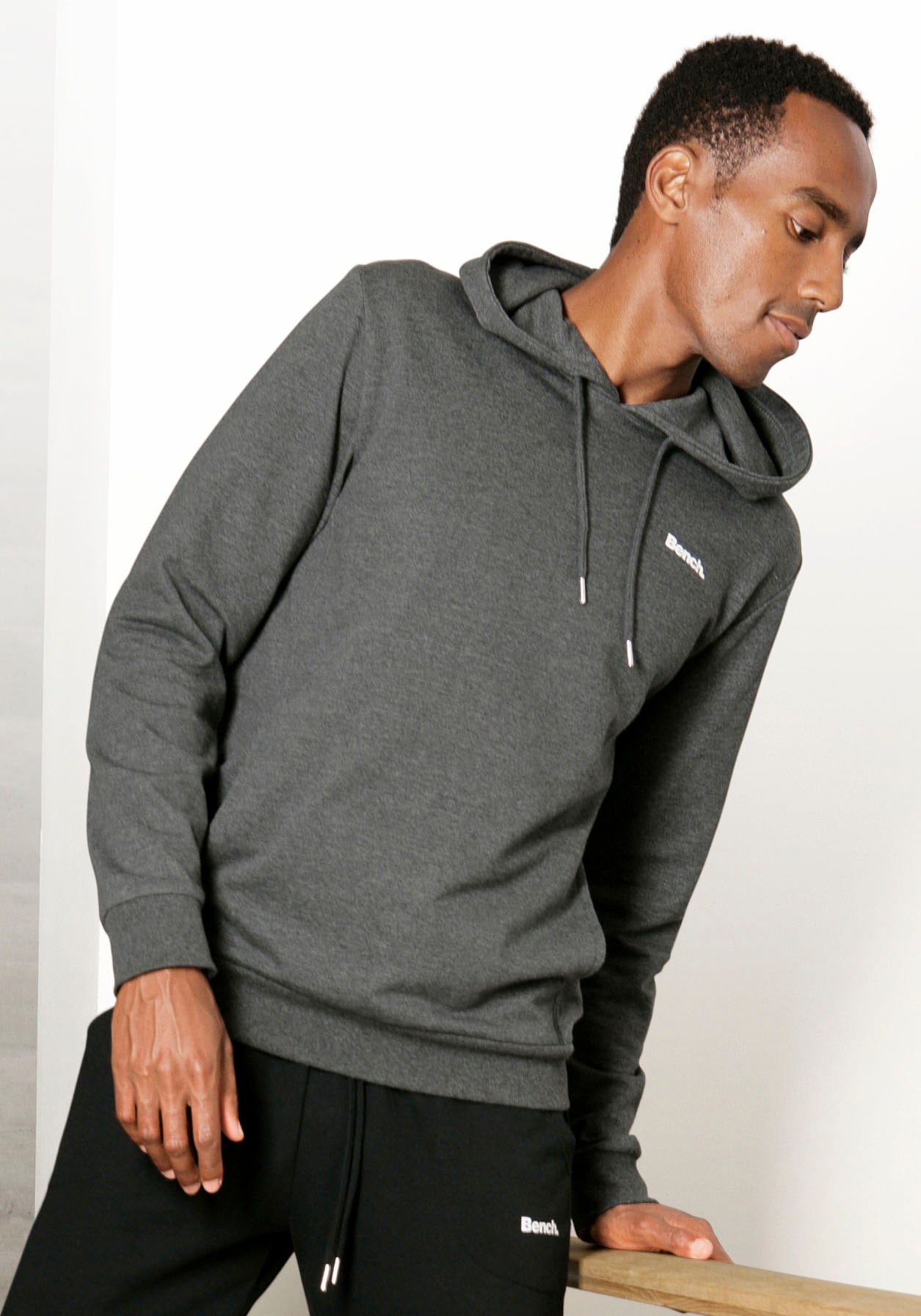 Bench. Loungewear Kapuzensweatshirt, mit seitlichen Taschen von Bench. Loungewear