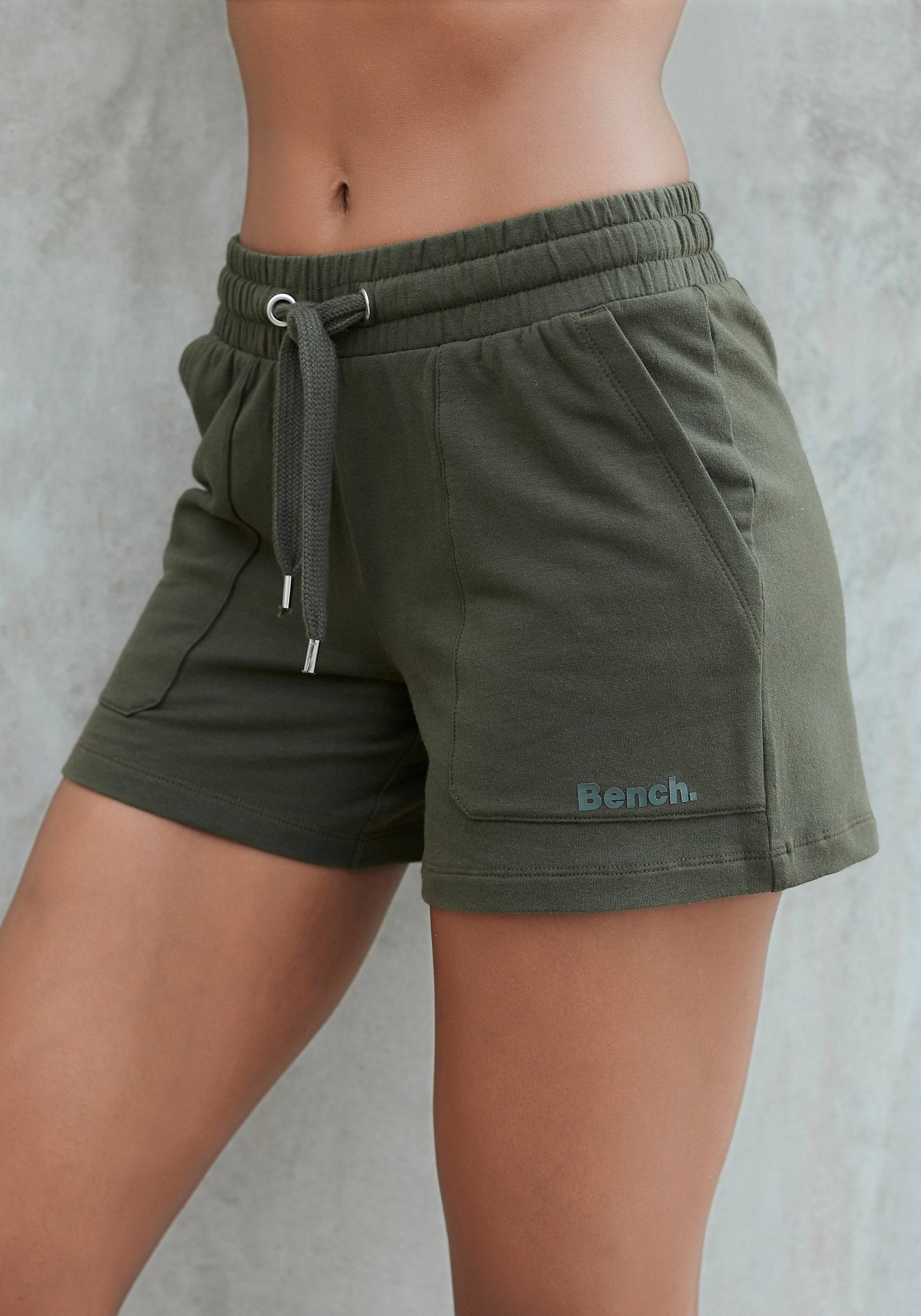 Bench. Loungewear Relaxshorts, mit aufgesetzten Taschen, Loungeanzug Bench. Loungewear Relaxshorts, mit aufgesetzten Taschen, Loungeanzug von Bench. Loungewear