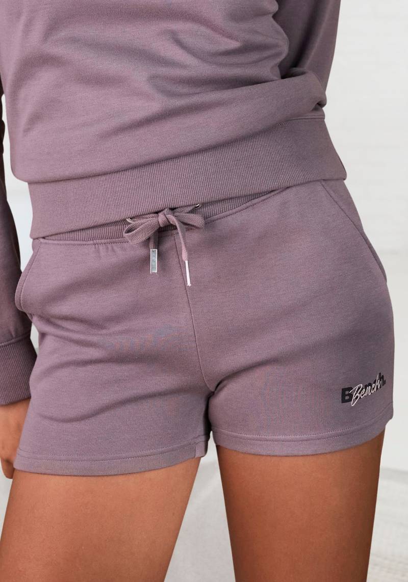 Bench. Loungewear Shorts, mit Logodruck und Stickerei von Bench. Loungewear