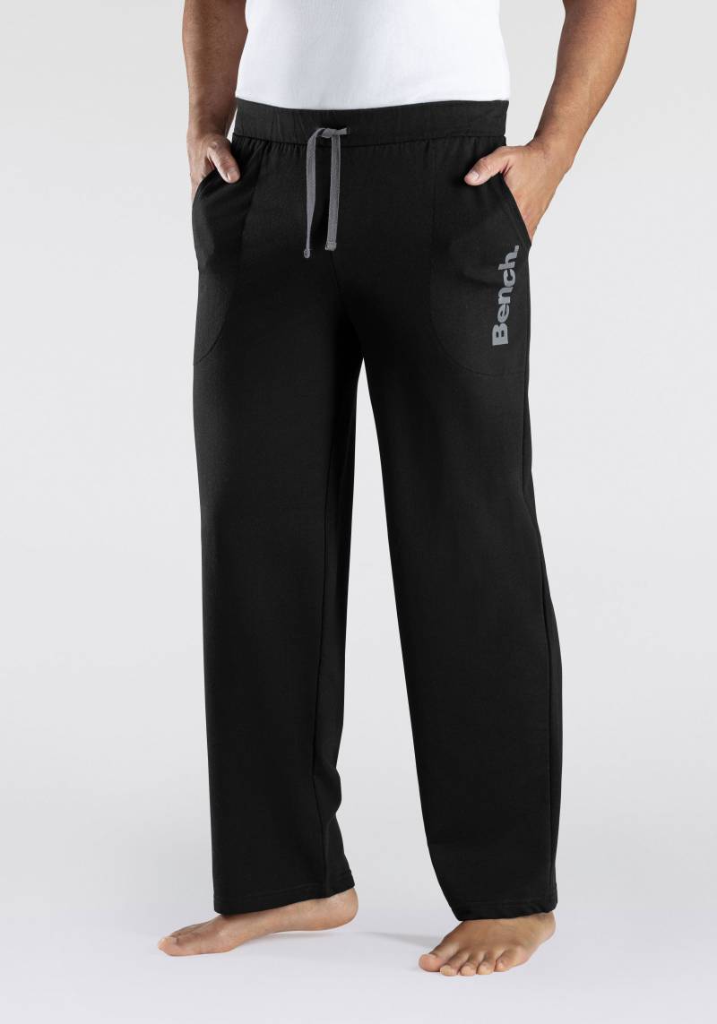 Bench. Loungewear Relaxhose, aus leichter Sweat-Qualität von Bench. Loungewear