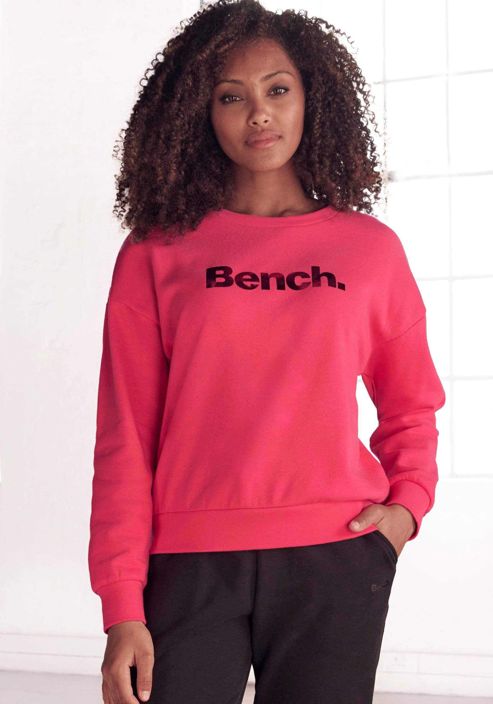 Bench. Loungewear Sweatshirt »-Loungeshirt«, mit glänzendem Logodruck, Loungewear, Loungeanzug von Bench. Loungewear