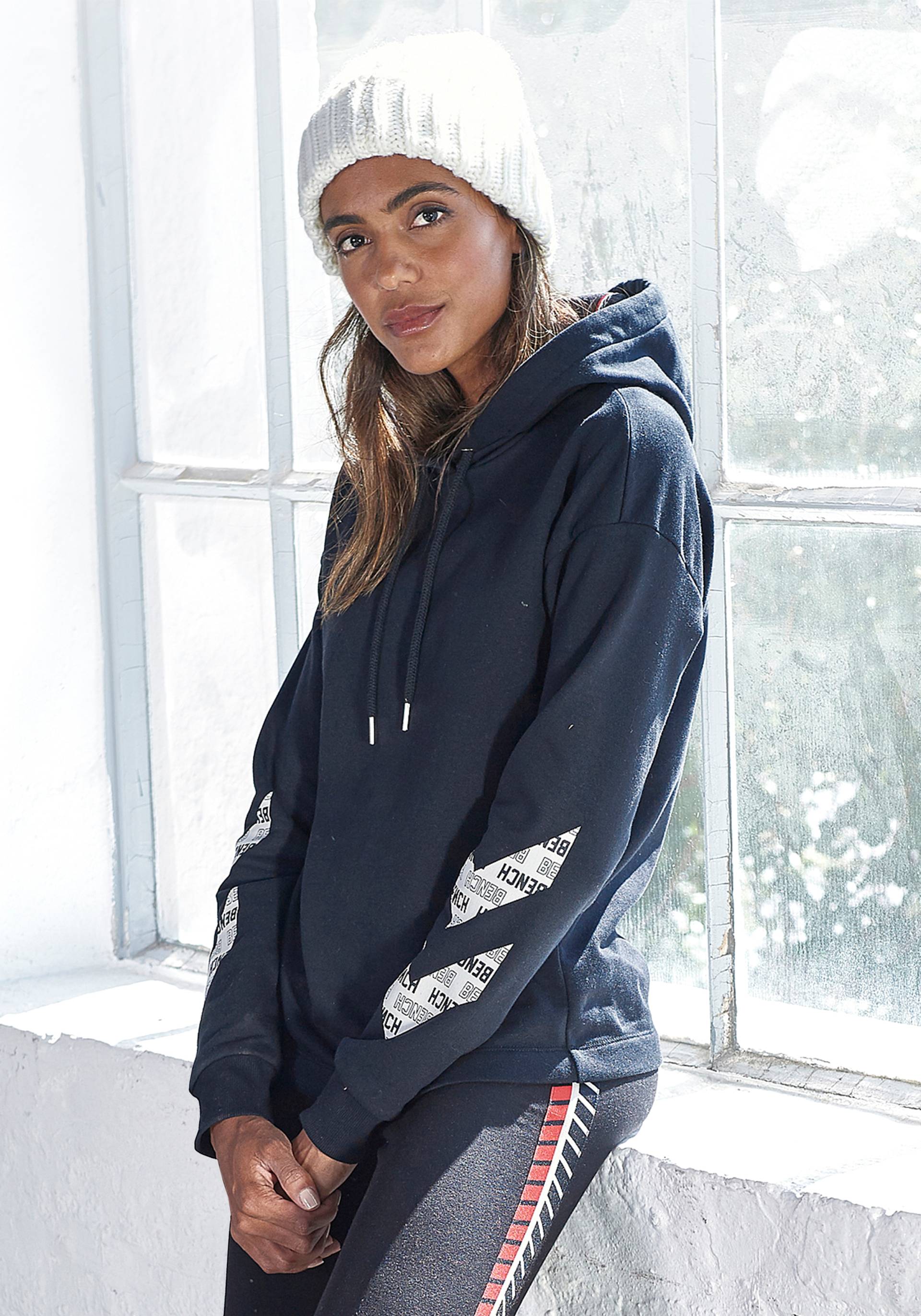 Bench. Hoodie, mit Logodruck, Loungeanzug Bench. Hoodie, mit Logodruck, Loungeanzug von Bench.