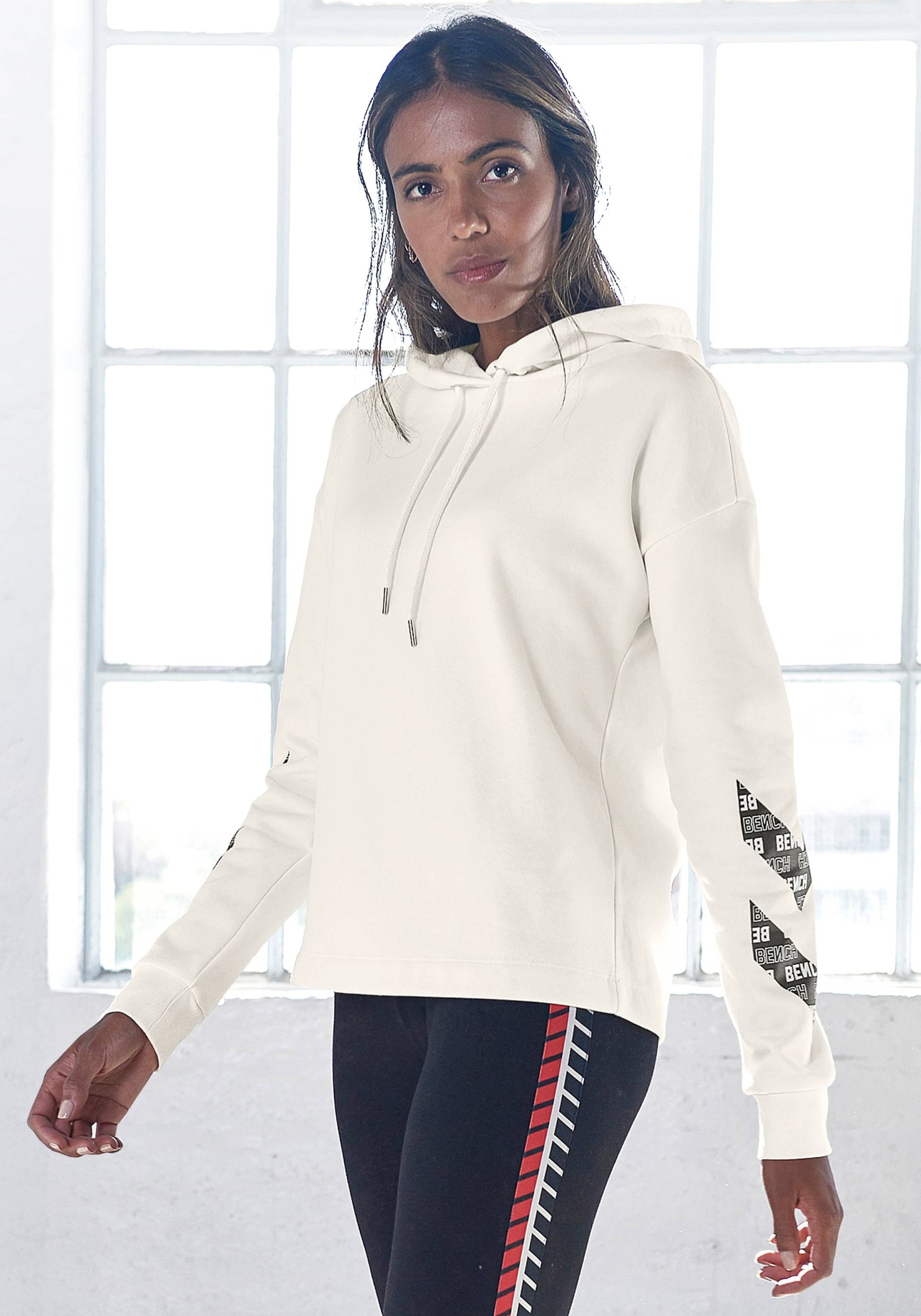 Bench. Hoodie, mit Logodruck, Loungeanzug Bench. Hoodie, mit Logodruck, Loungeanzug von Bench.