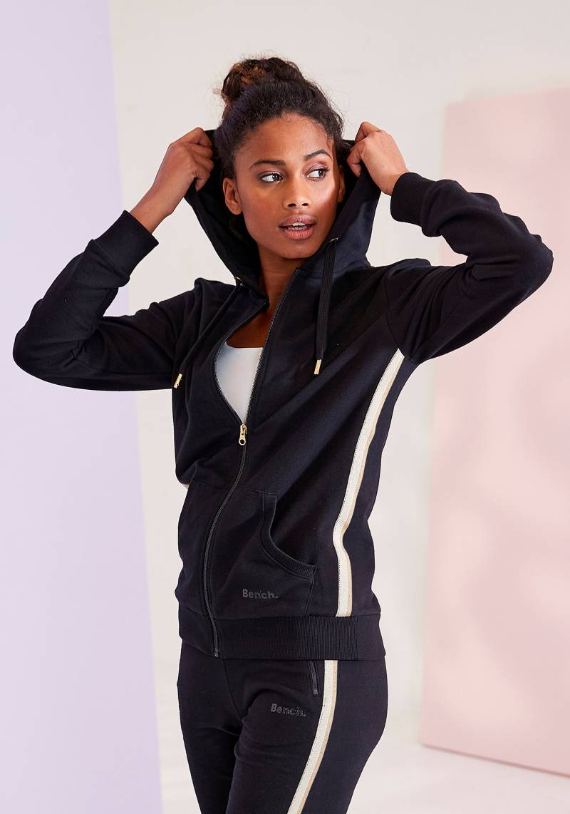 Bench. Loungewear Kapuzensweatjacke, mit Glitzer Streifen, Loungeanzug von Bench. Loungewear