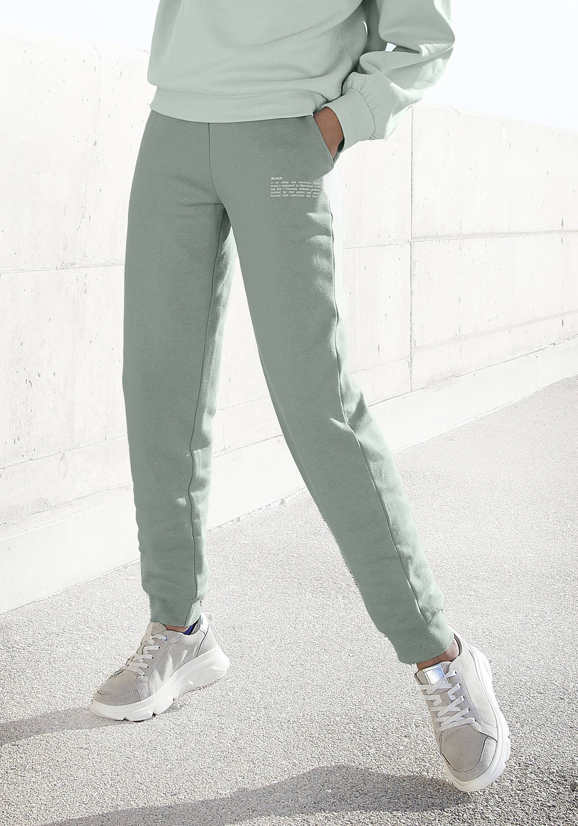Bench. Loungehose, mit Logodruck, Loungeanzug Bench. Loungehose, mit Logodruck, Loungeanzug von Bench.