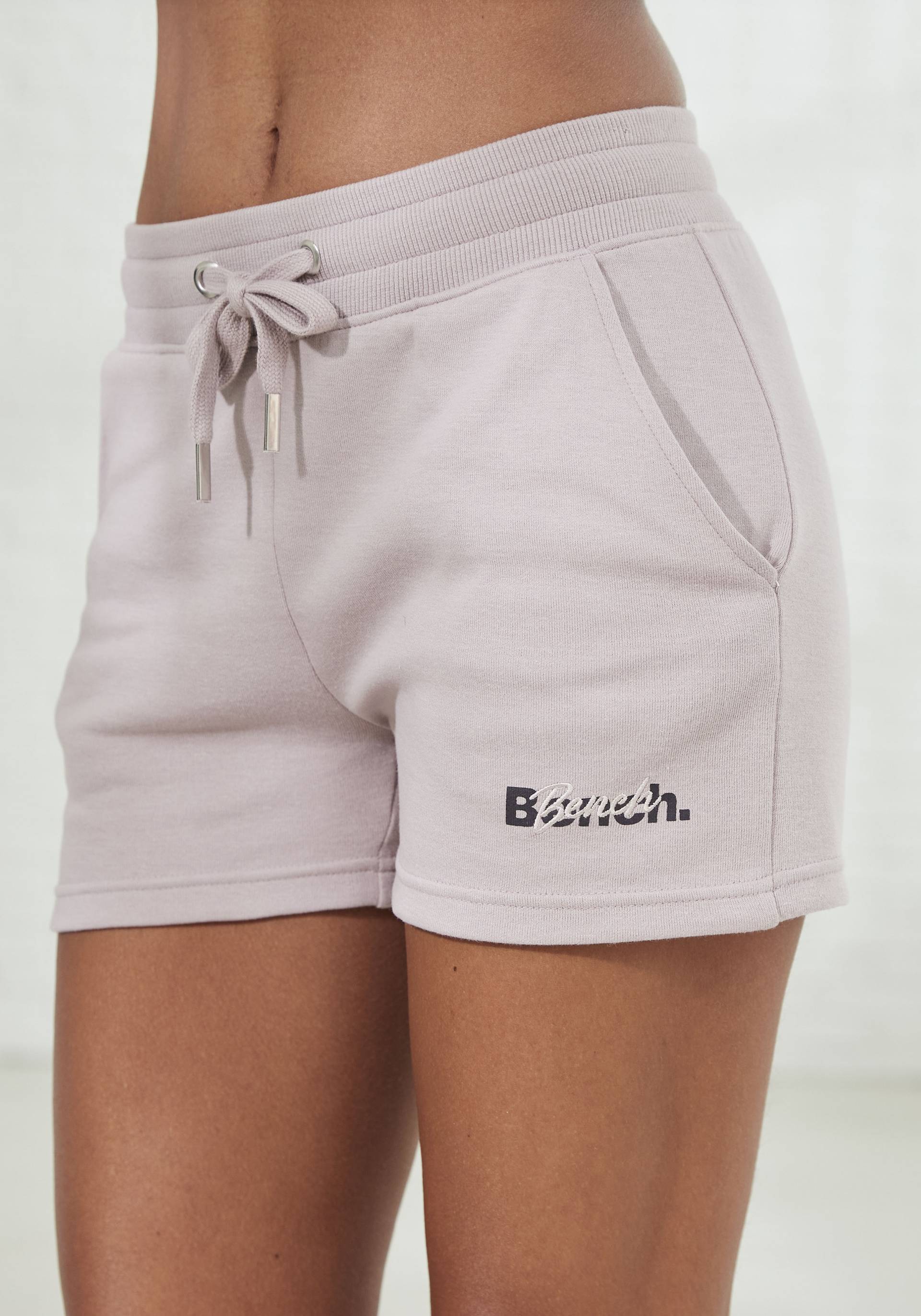 Bench. Loungewear Shorts, mit Logodruck und Stickerei von Bench. Loungewear