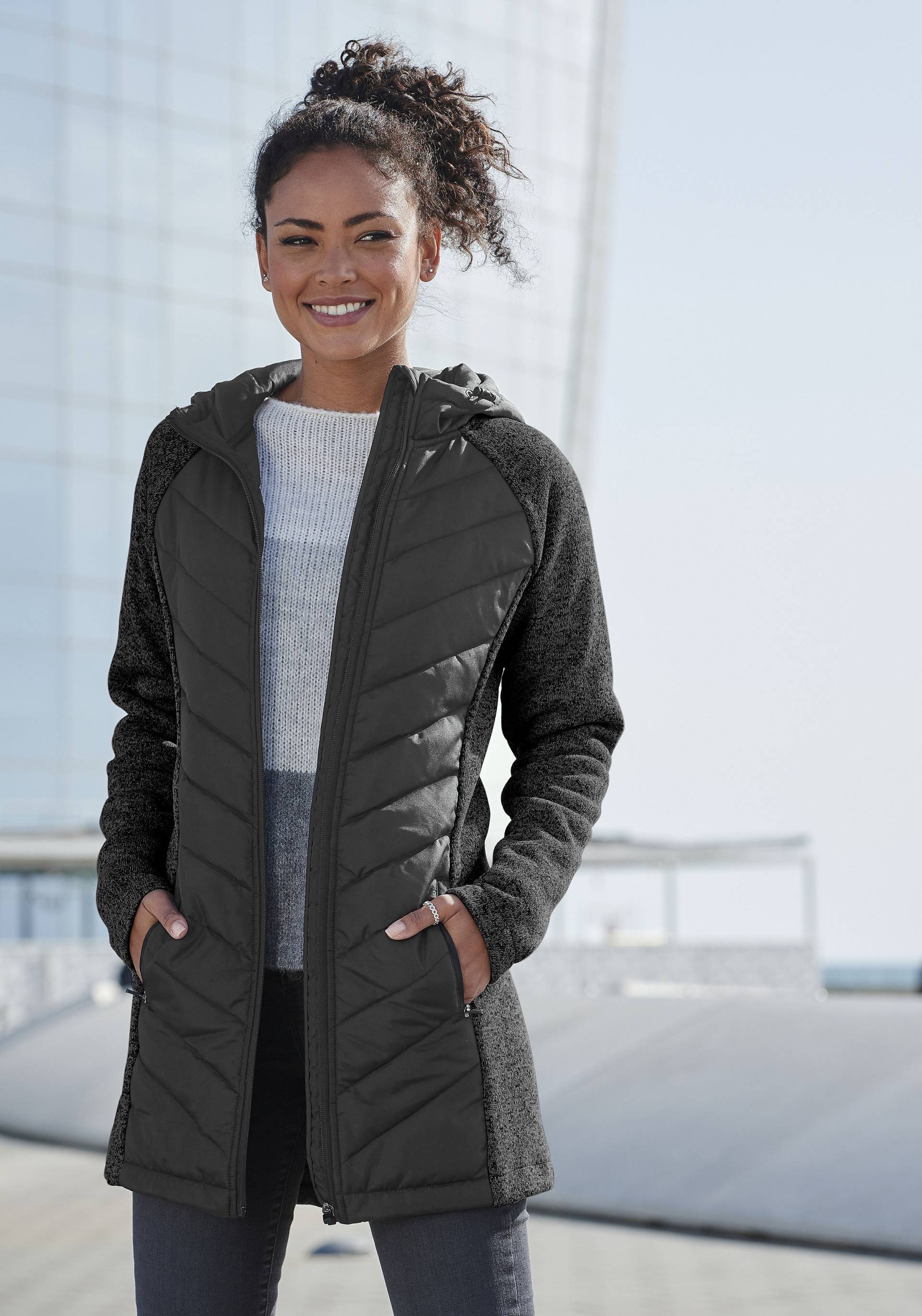 Vivance Steppjacke, mit Kapuze, mit Strickfleece-Ärmeln Vivance Steppjacke, mit Kapuze, mit Strickfleece-Ärmeln von Vivance