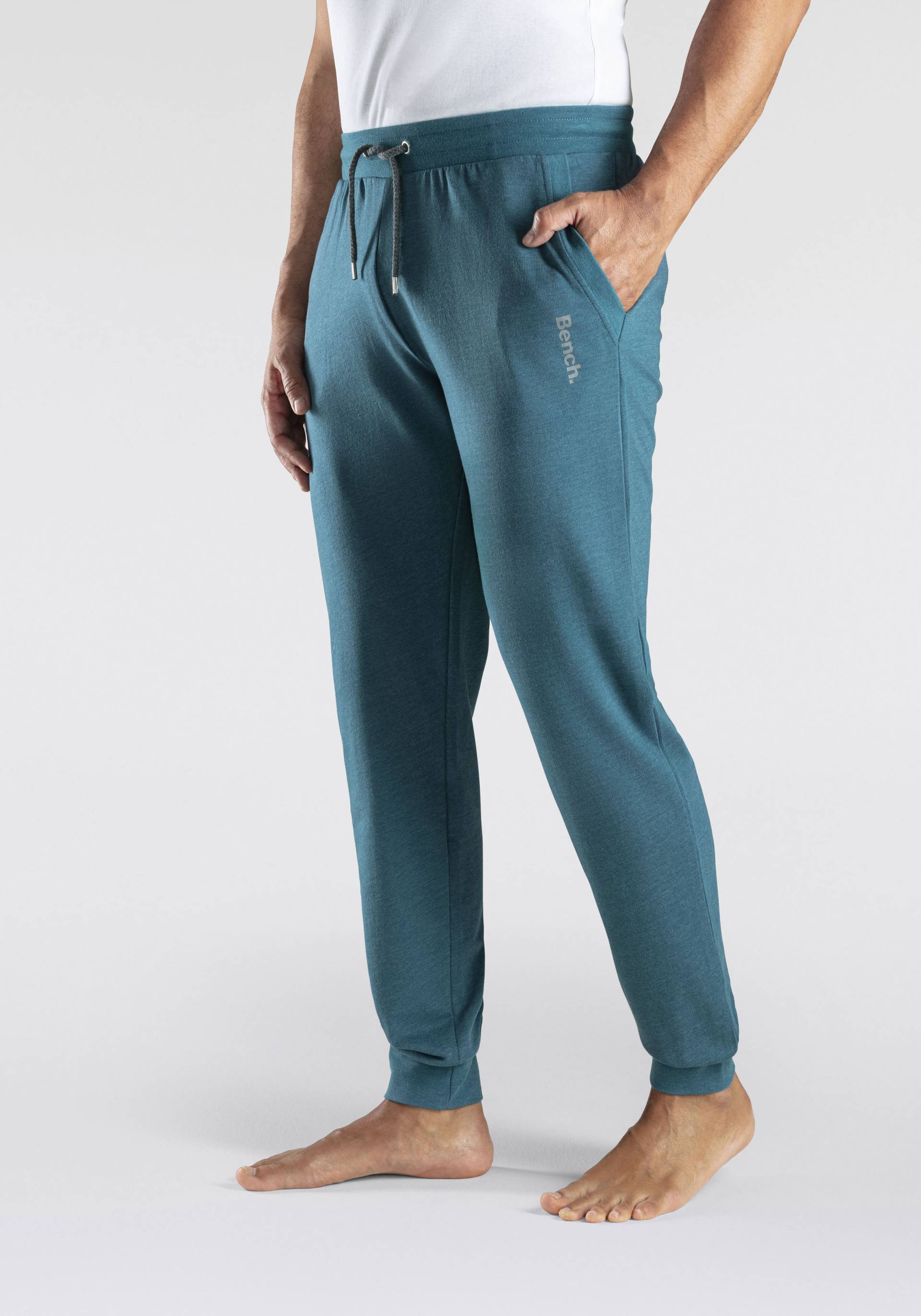 Bench. Loungewear Sweathose, Jogginghose mit Kordel, aus Baumwoll-Mix von Bench. Loungewear