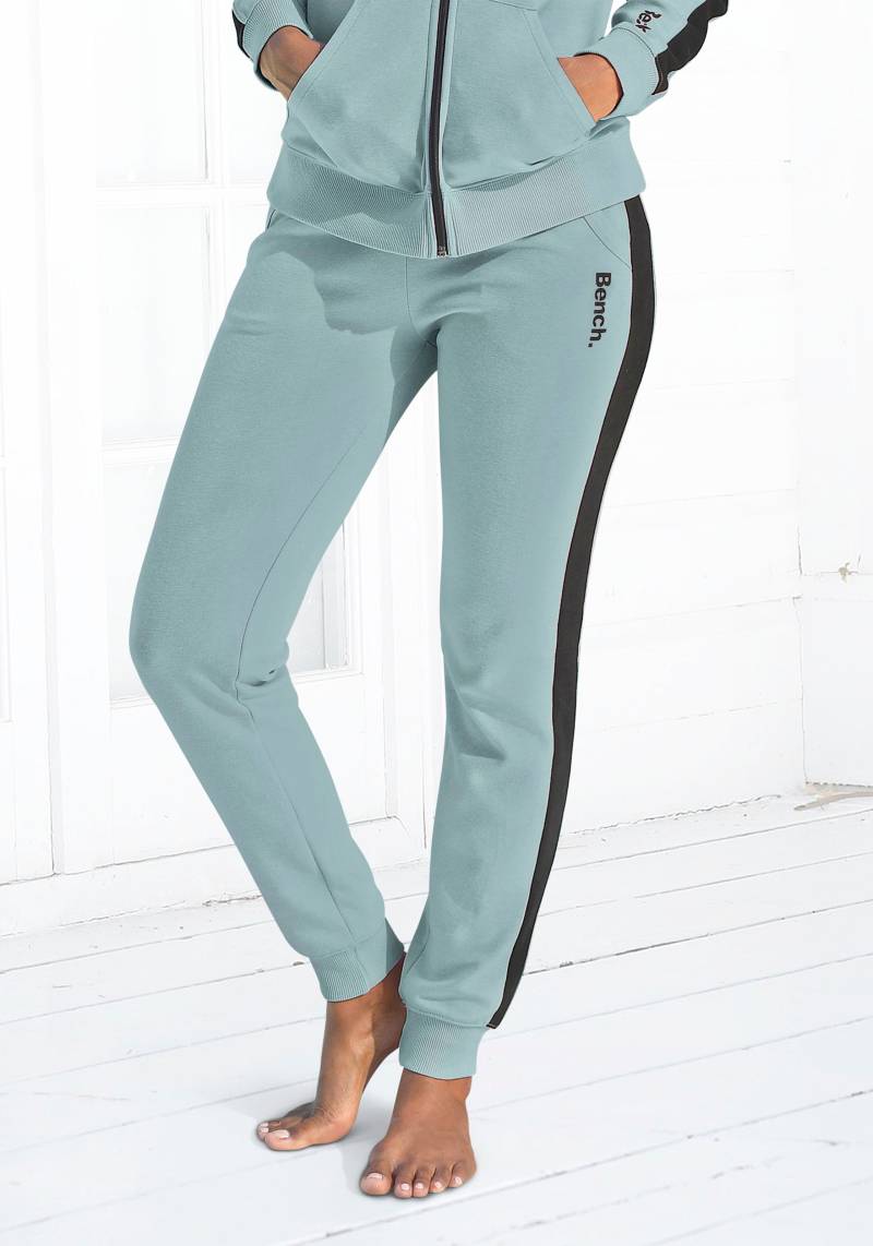 Bench. Loungewear Sweathose, mit Seitenstreifen und schmalem Bein, Loungeanzug von Bench. Loungewear