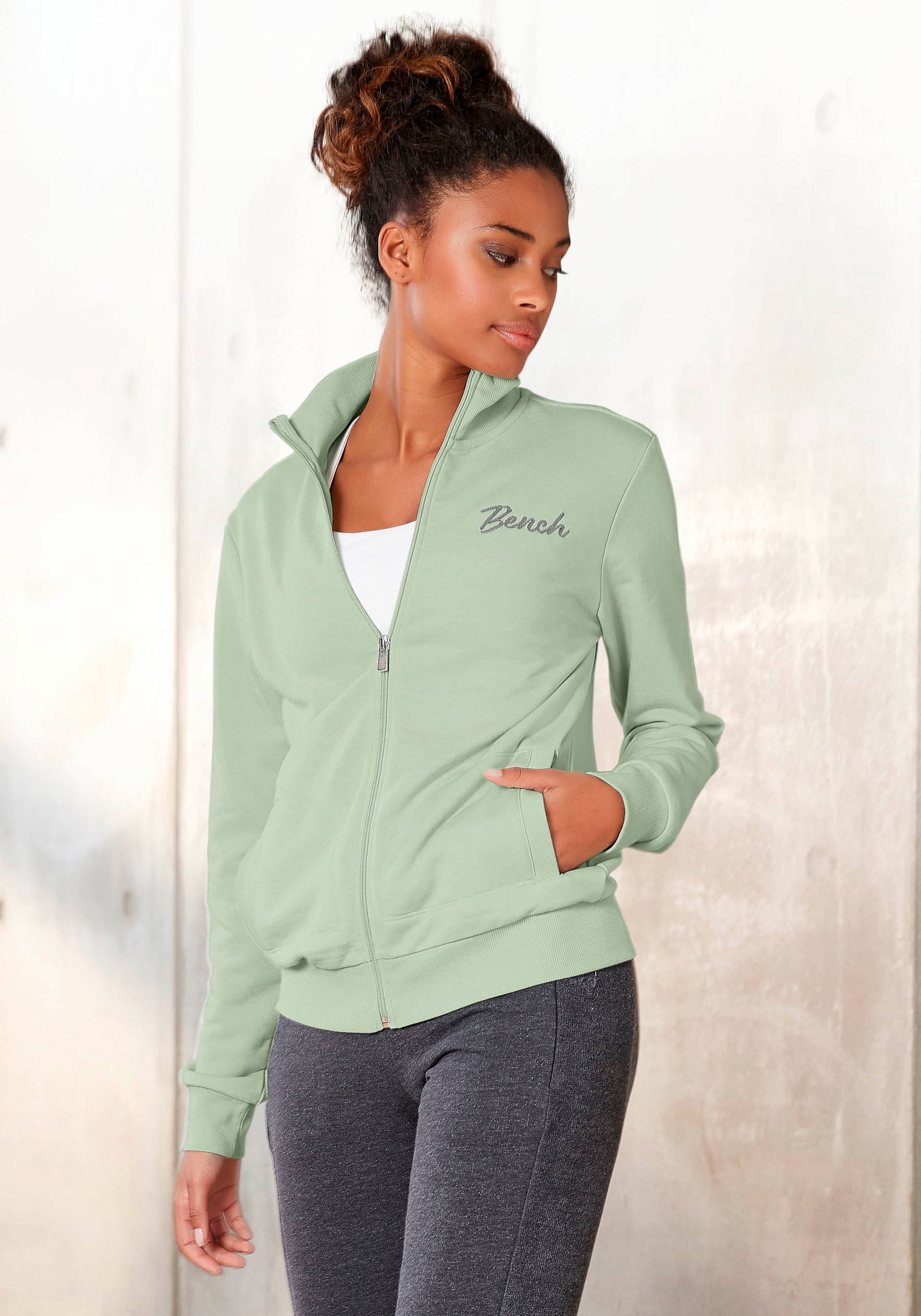 Bench. Sweatjacke, mit zwei Logo Stickereien, Loungeanzug Bench. Sweatjacke, mit zwei Logo Stickereien, Loungeanzug von Bench.