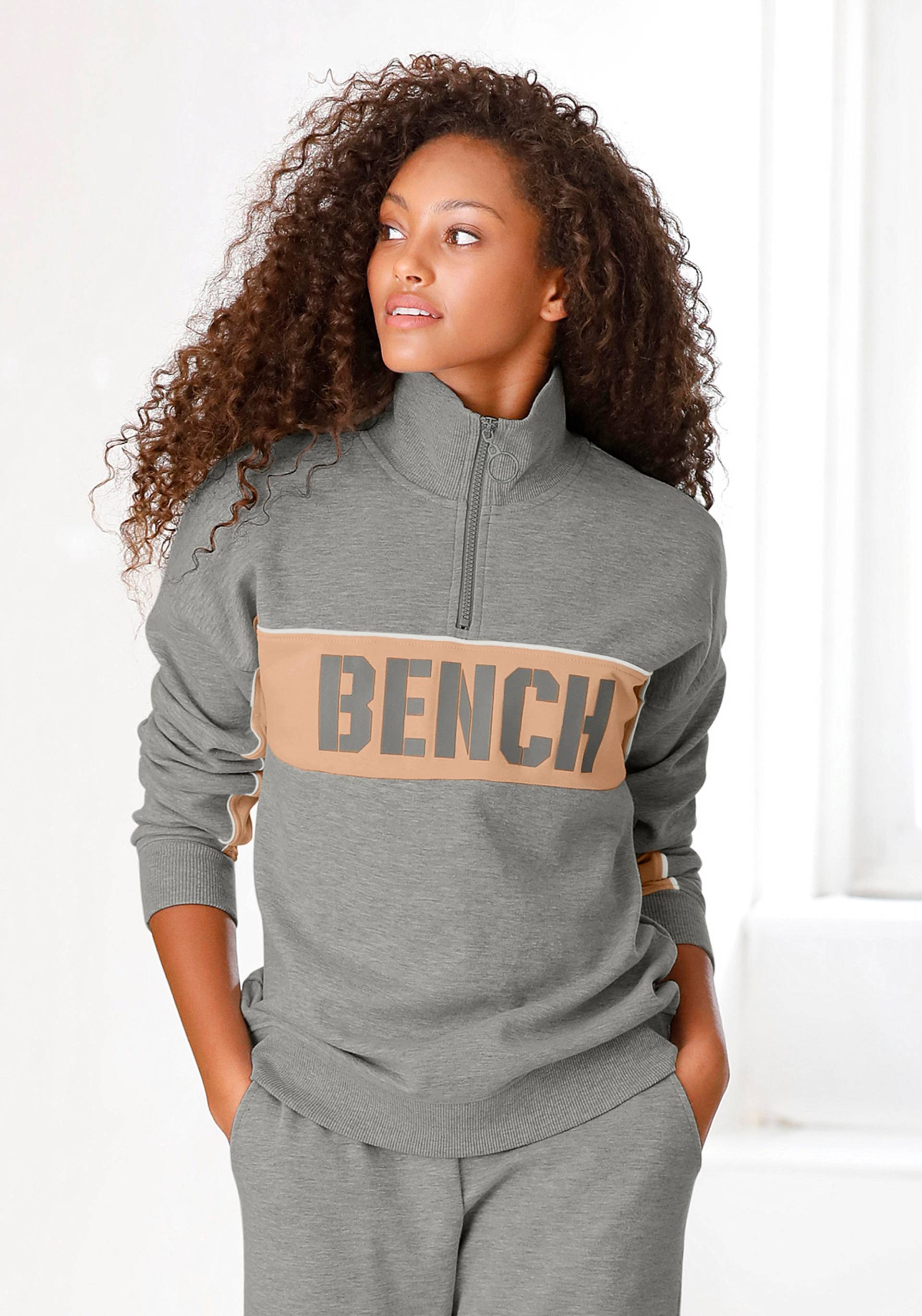 Bench. Sweatshirt, im Color-Blocking Design mit Logoprint, Loungeanzug Bench. Sweatshirt, im Color-Blocking Design mit Logoprint, Loungeanzug von Bench.