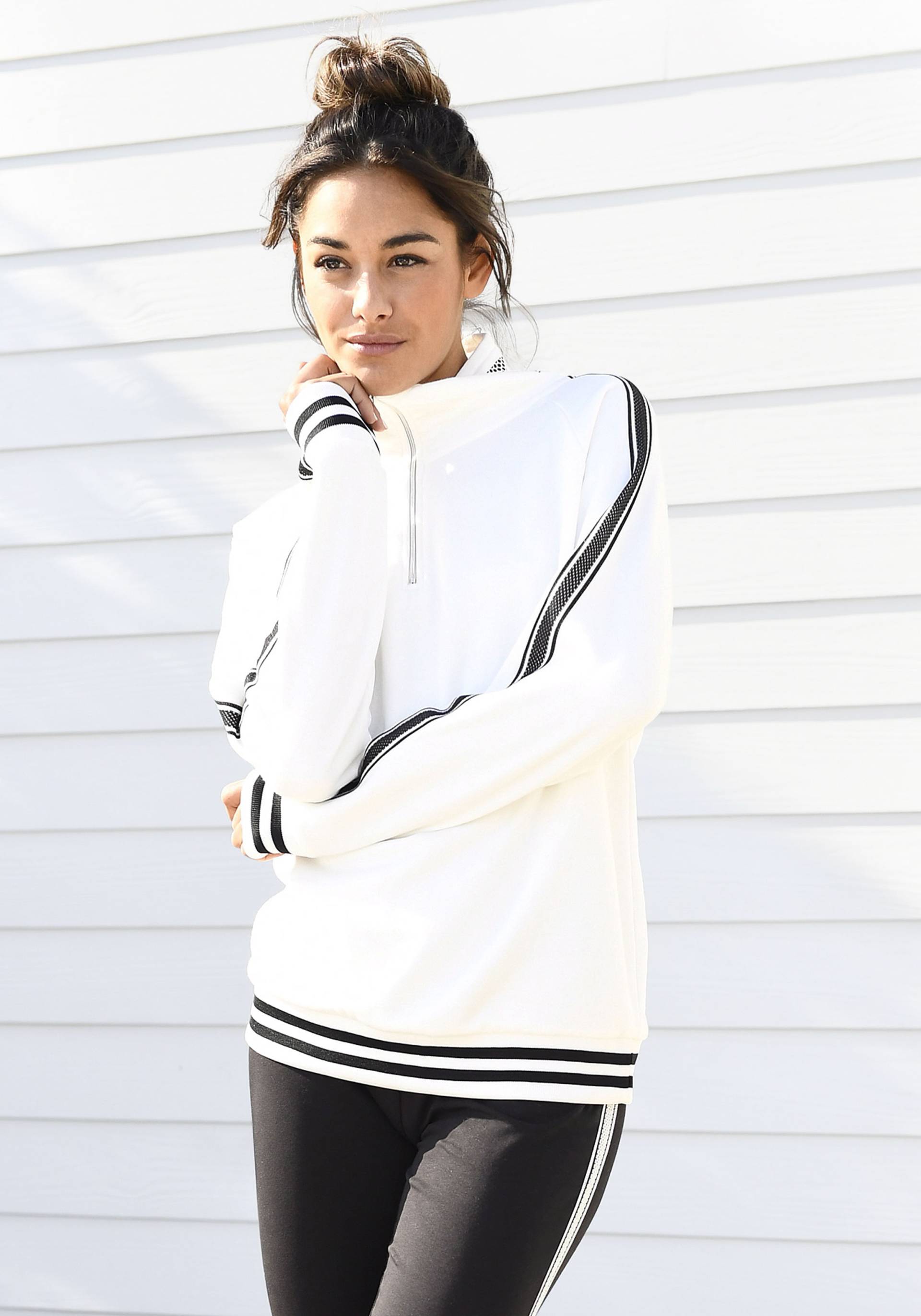 Bench. Sweatshirt, in lässiger Troyerform, Loungewear, Loungeanzug Bench. Sweatshirt, in lässiger Troyerform, Loungewear, Loungeanzug von Bench.