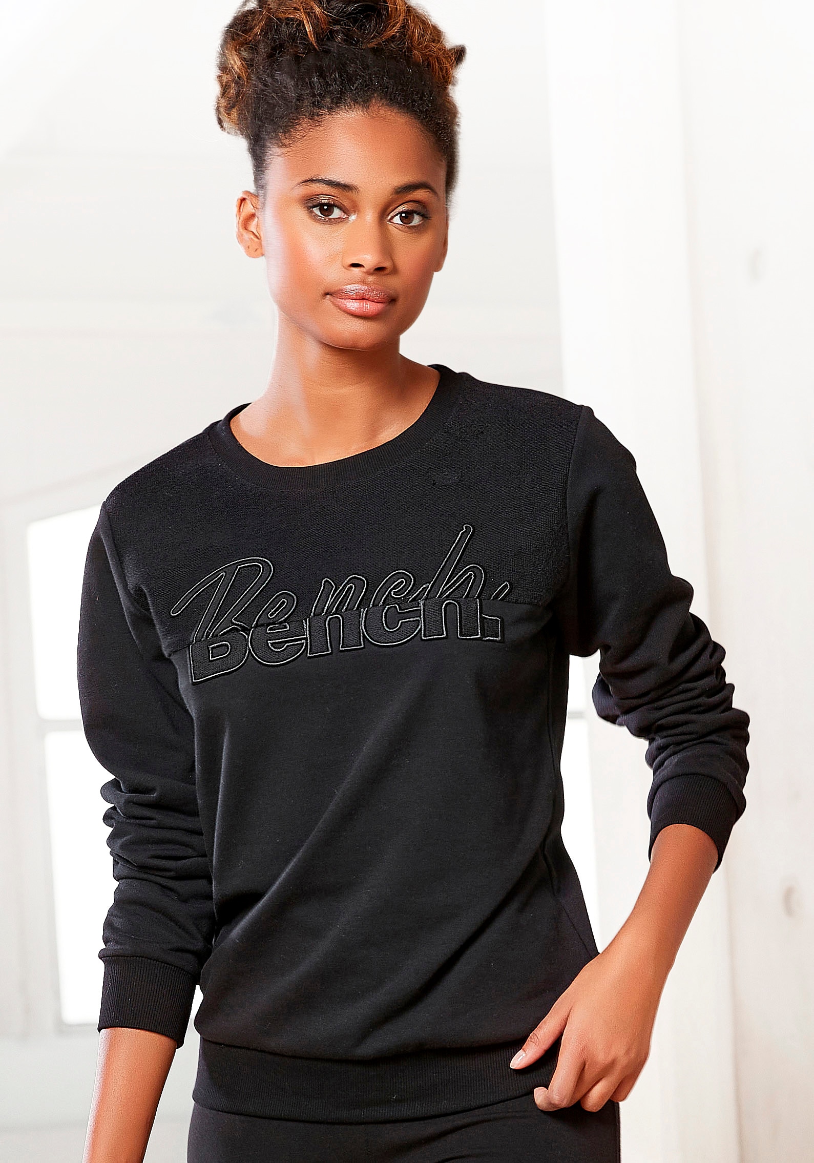 Bench. Sweatshirt, mit Logostickerei, Loungeanzug Bench. Sweatshirt, mit Logostickerei, Loungeanzug von Bench.