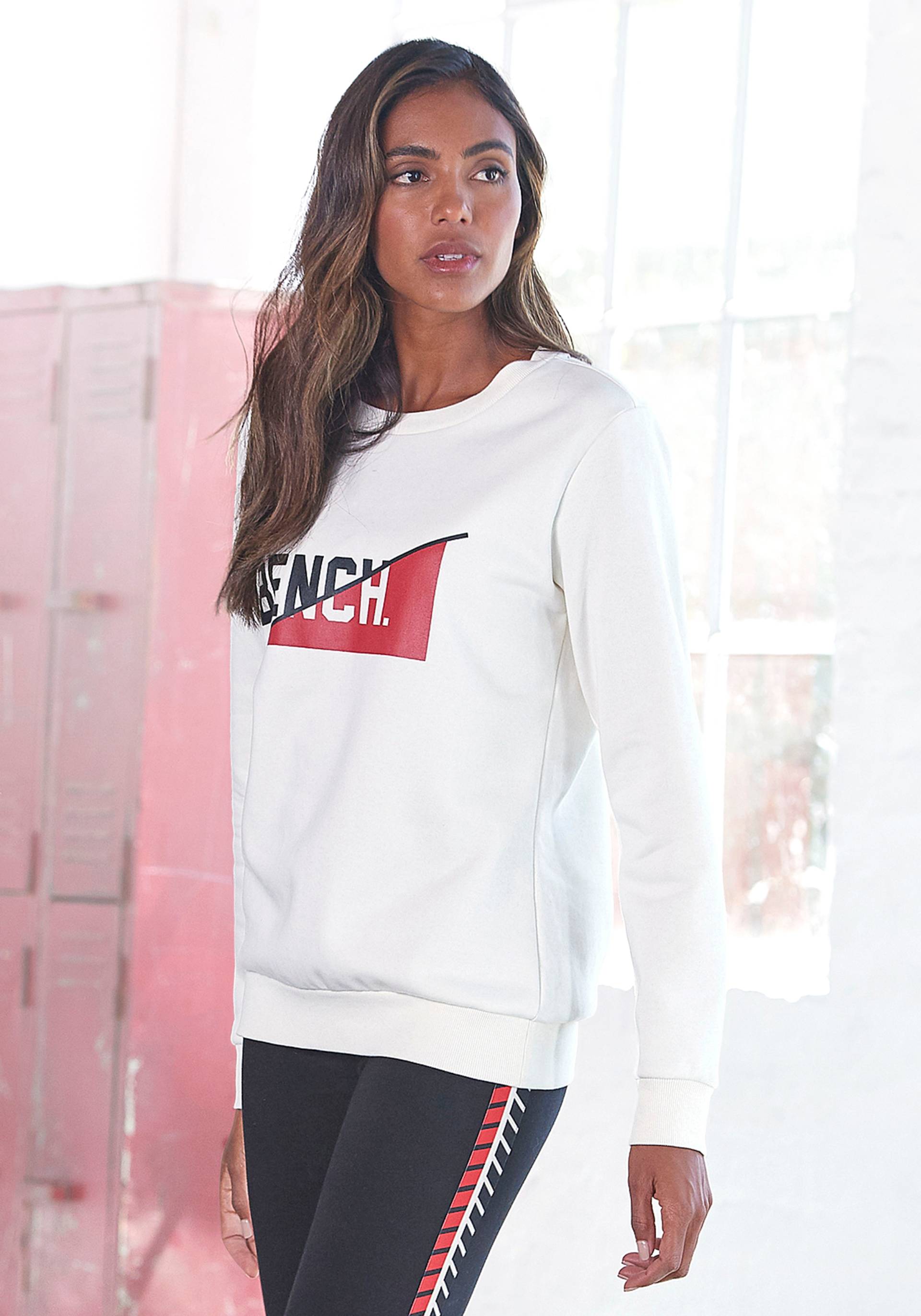 Bench. Sweatshirt, mit frontalem Logodruck, Loungeanzug von Bench.