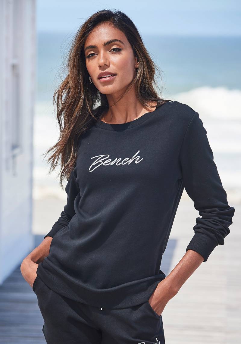 Bench. Loungewear Sweatshirt »Loungeshirt«, mit Logostickerei, Loungewear, Loungeanzug von Bench. Loungewear