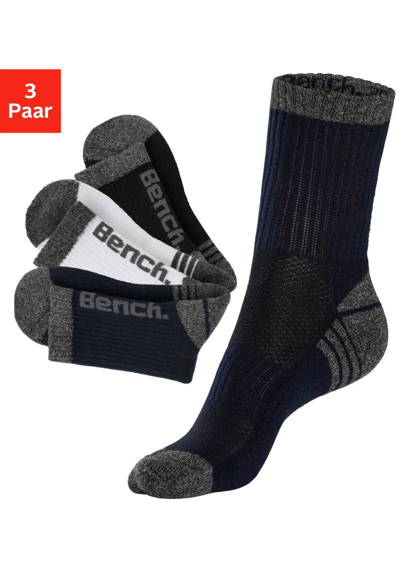 Bench. Tennissocken, (Packung, 3 Paar), mit Pikeestruktur und Mittelfussgummi von Bench.