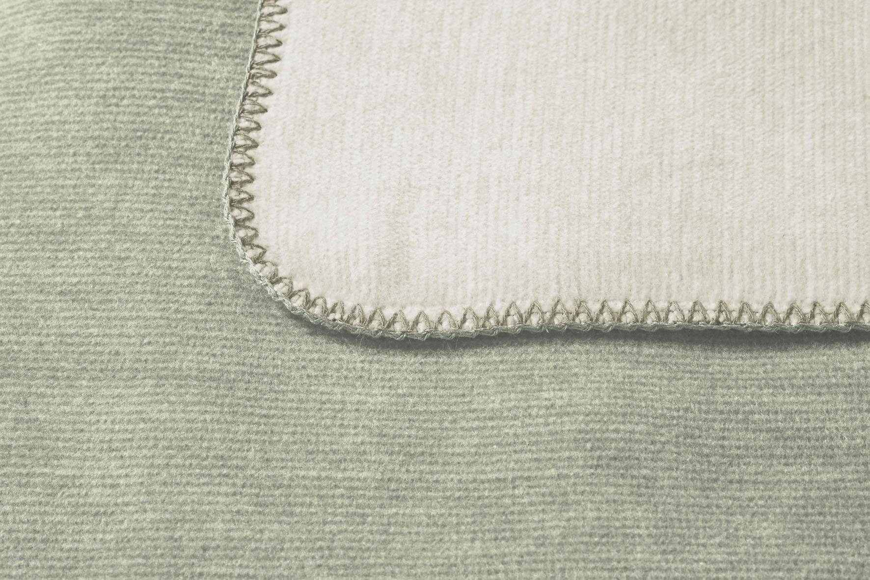 Biederlack Wohndecke »Duo«, mit unifarbener Wendeoptik, Kuscheldecke Biederlack Wohndecke »Duo«, mit unifarbener Wendeoptik, Kuscheldecke von Biederlack
