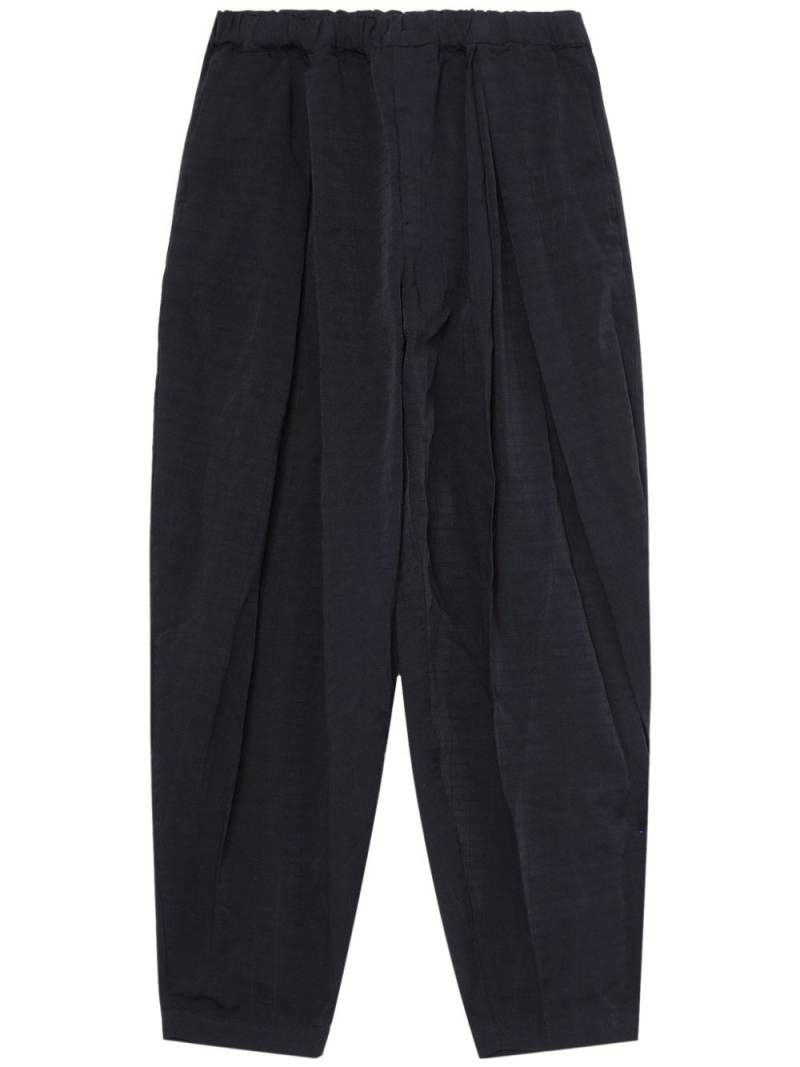 Black Comme Des Garçons pleat-detailing drop-crotch trousers von Black Comme Des Garçons