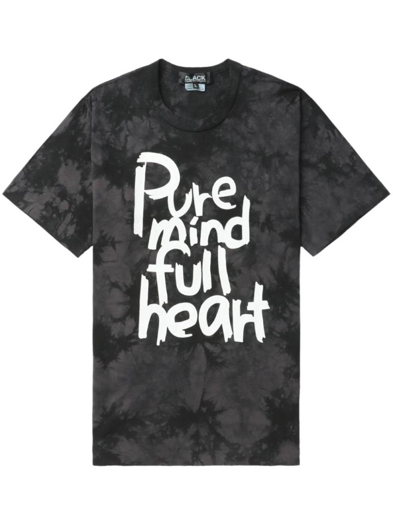 Black Comme Des Garçons slogan-print tie-dye T-shirt von Black Comme Des Garçons