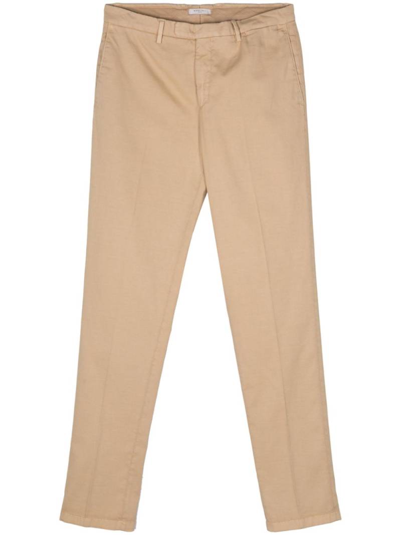 Boglioli pressed-crease tapered trousers - Neutrals von Boglioli