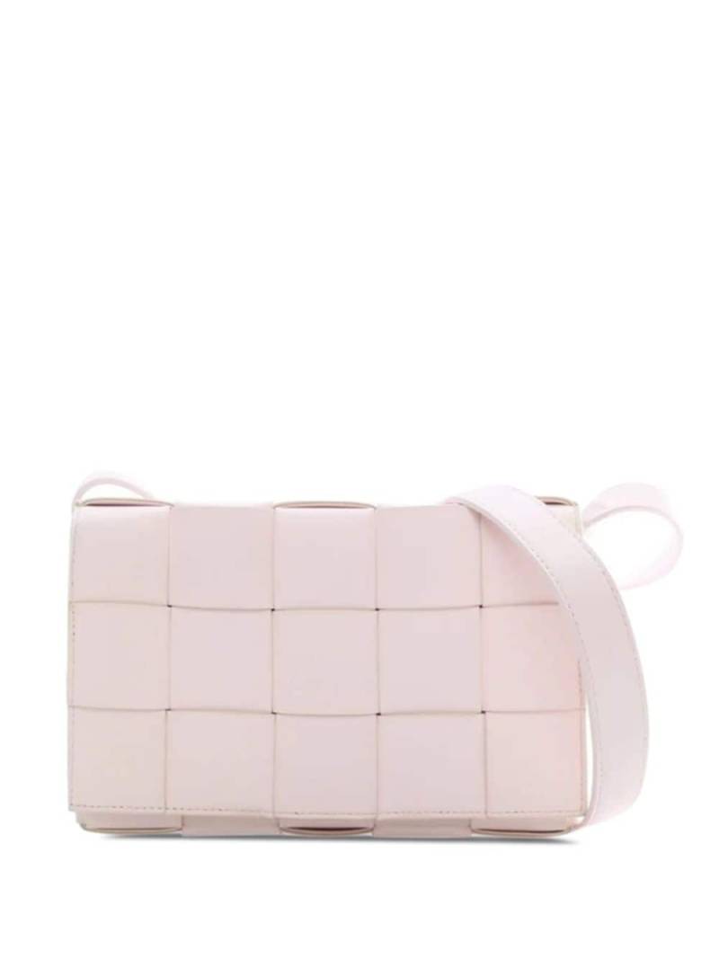 Bottega Veneta Pre-Owned 2012-2023 Lambskin Maxi Intrecciato Cassette crossbody bag - Pink von Bottega Veneta Pre-Owned