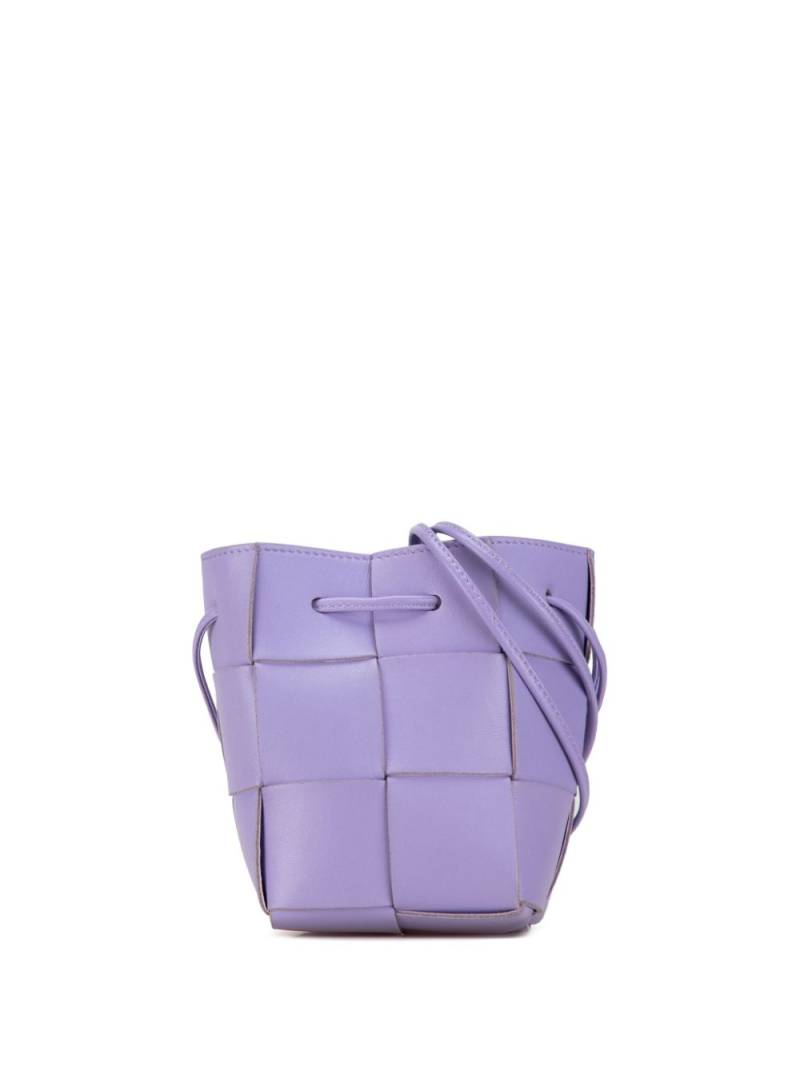 Bottega Veneta Pre-Owned 2012-2023 Mini Lambskin Intrecciato Cassette bucket bag - Purple von Bottega Veneta Pre-Owned