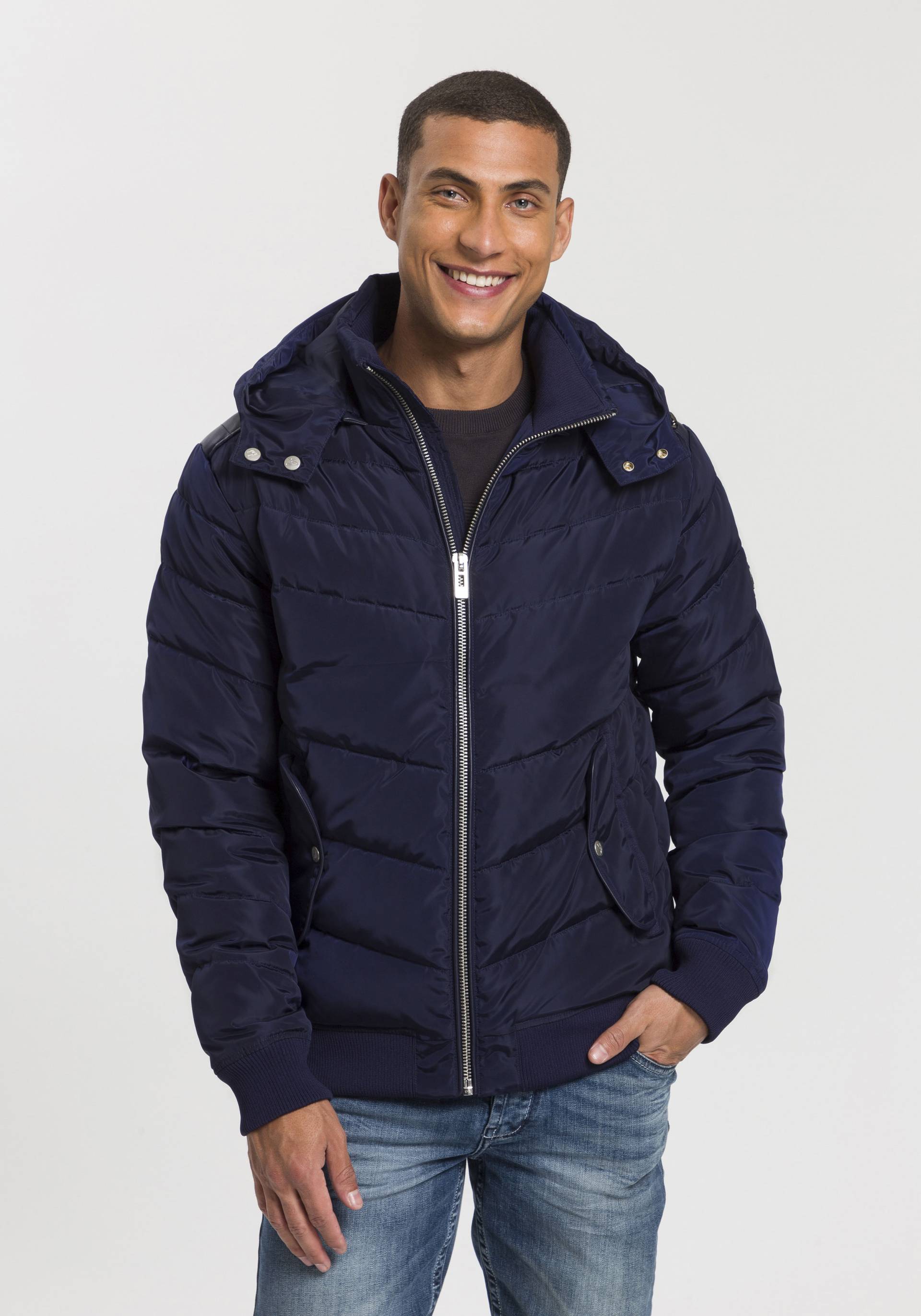 Bruno Banani Blouson, mit Kapuze, aus schnelltrocknendem Material, trendiger Stil von Bruno Banani