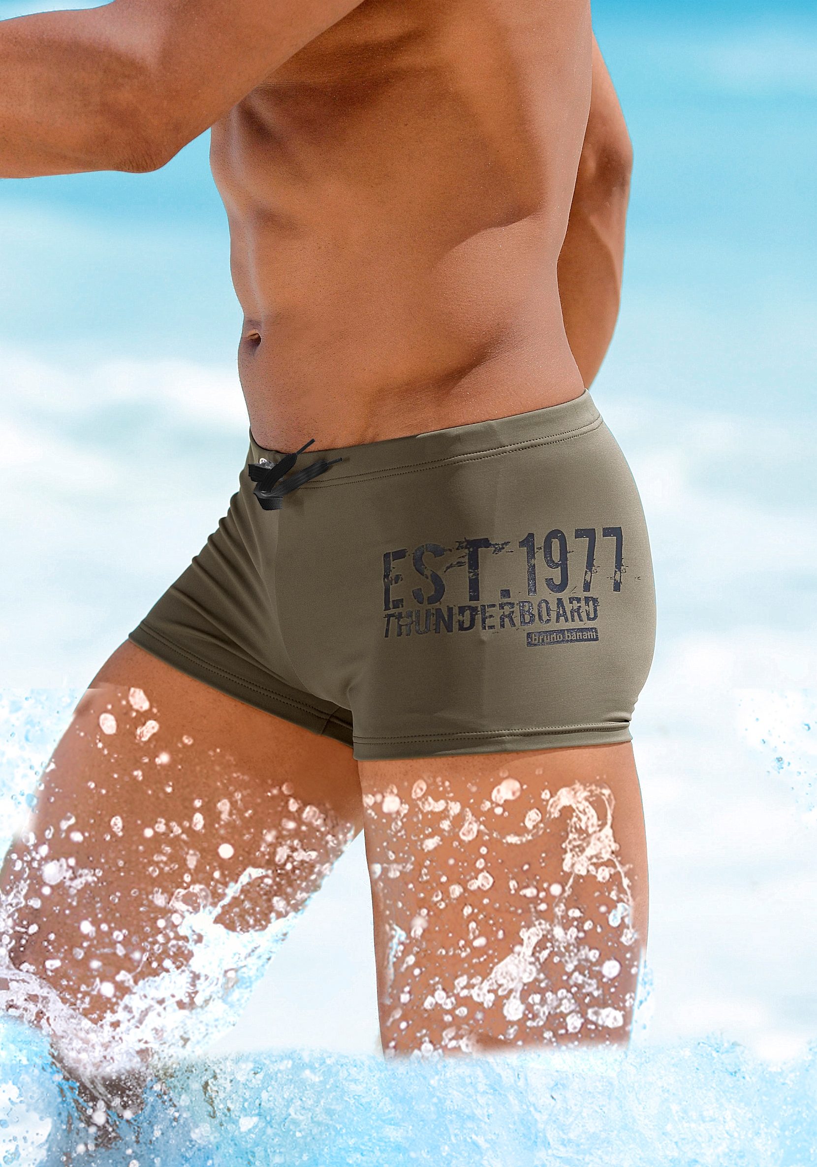 Bruno Banani Boxer-Badehose, mit seitlichem Print Bruno Banani Boxer-Badehose, mit seitlichem Print von Bruno Banani