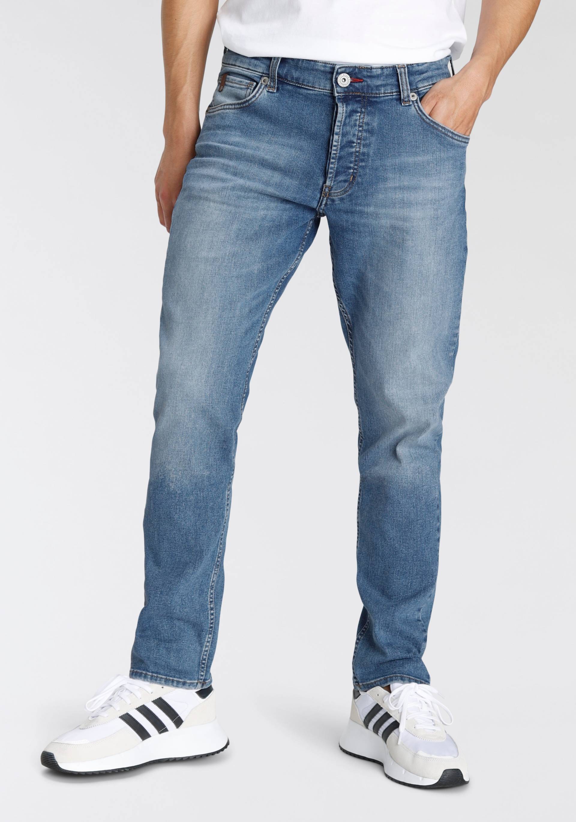 Bruno Banani Comfort-fit-Jeans »Floyd«, gerade Beinform, mit Eingrifftaschen, niedrige Leibhöhe Bruno Banani Comfort-fit-Jeans »Floyd«, gerade Beinform, mit Eingrifftaschen, niedrige Leibhöhe von Bruno Banani