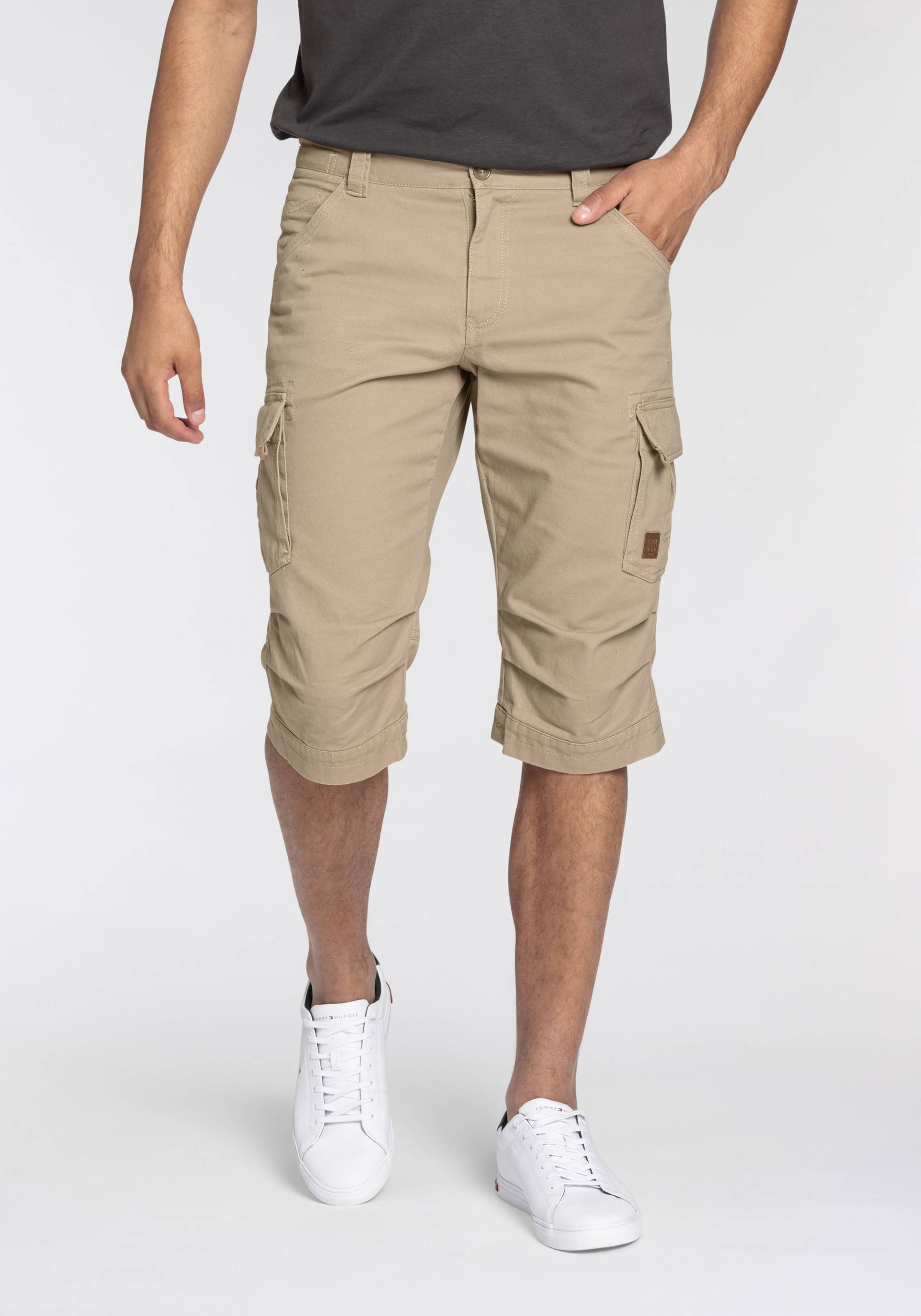 Bruno Banani Jeansbermudas, schmale Passform, gerade Beinform, mit Cargotaschen von Bruno Banani