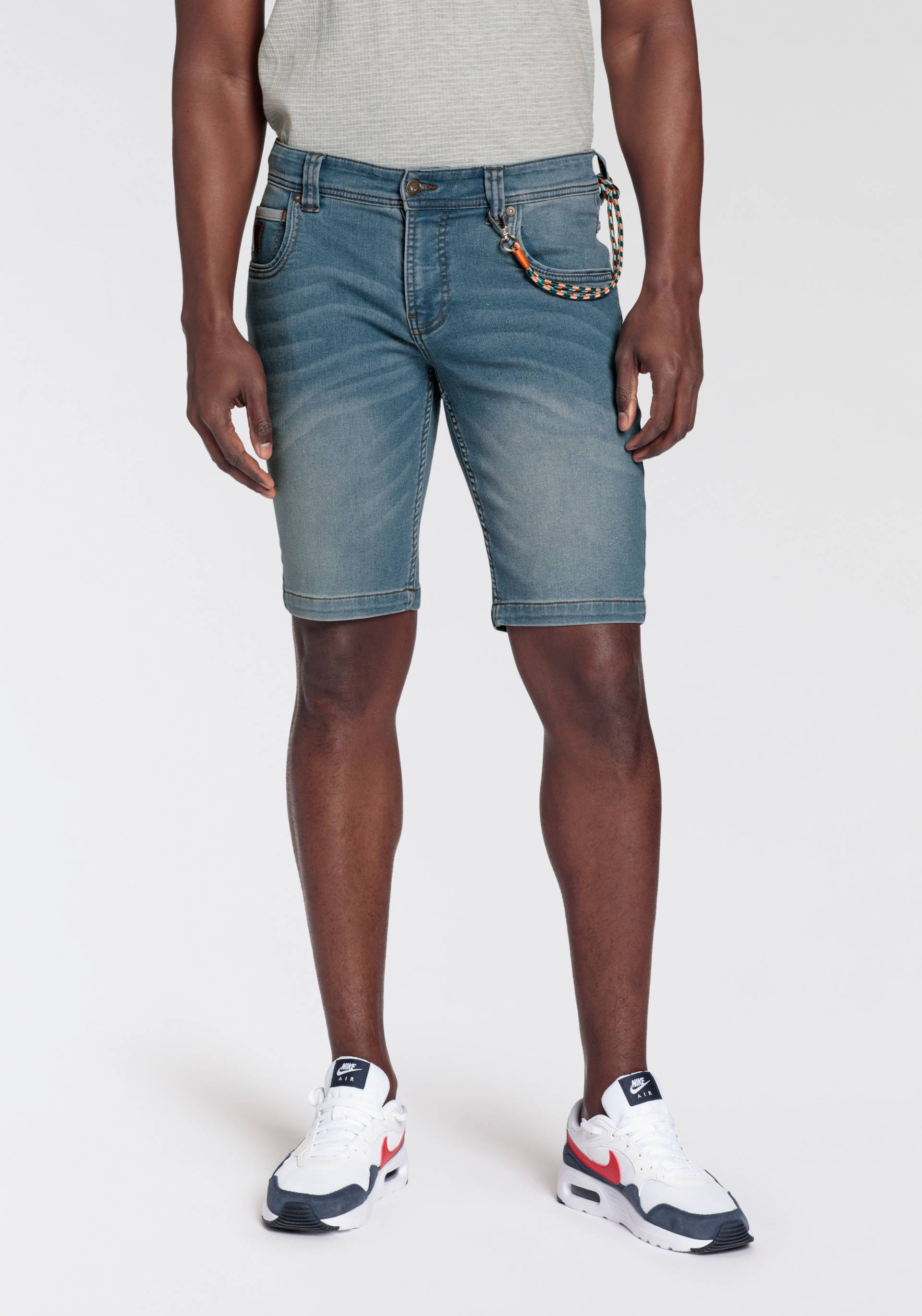 Bruno Banani Jeansshorts, (Set, 2 tlg., mit Band), bequemer Sitz, gerade Beinform, mit praktischen Taschen von Bruno Banani