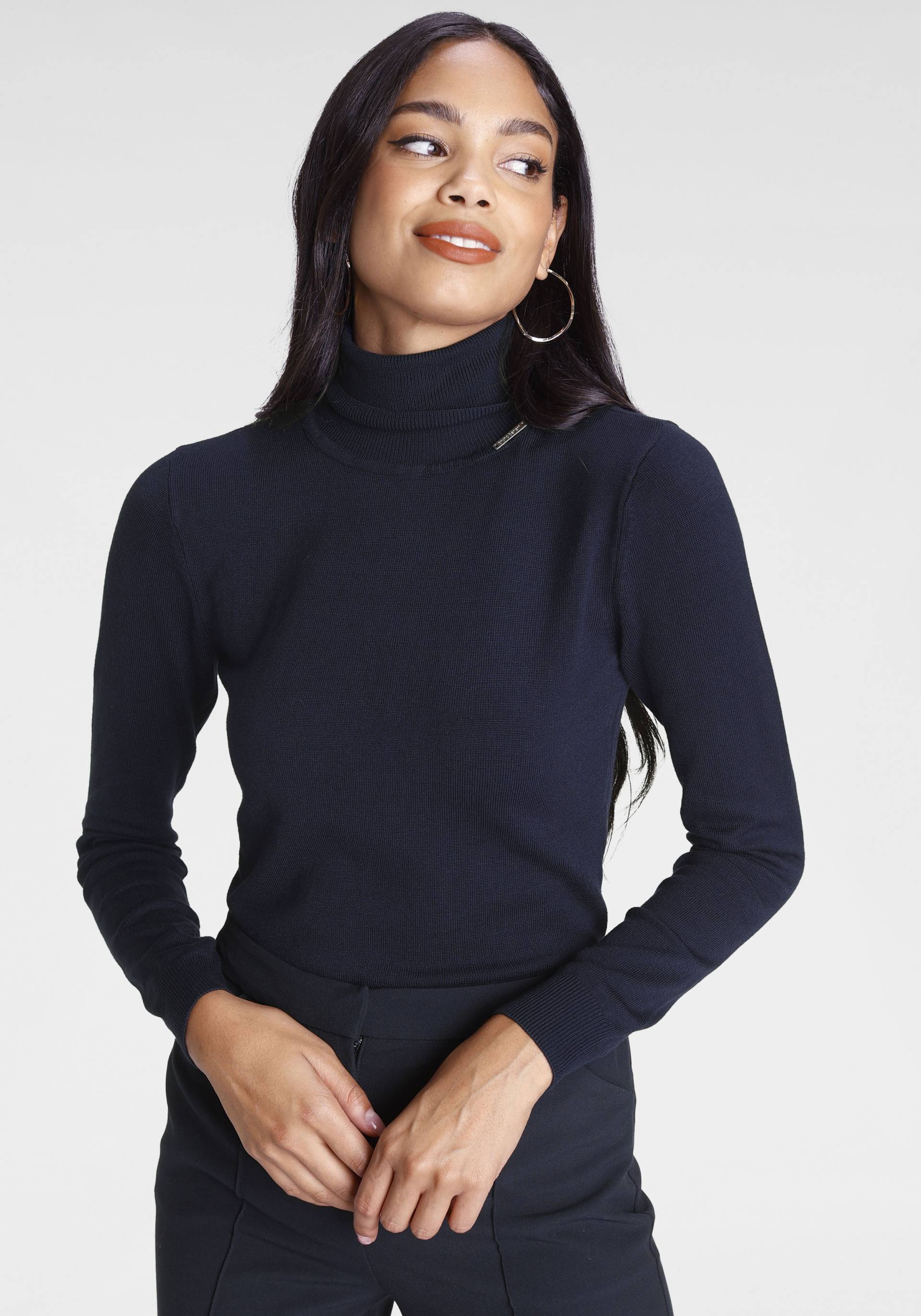 Bruno Banani Rollkragenpullover, mit Metalllogo Bruno Banani Rollkragenpullover, mit Metalllogo von Bruno Banani
