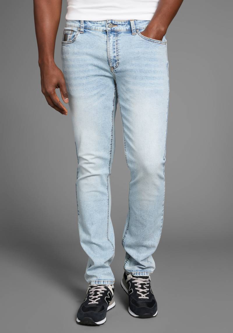 Bruno Banani Straight-Jeans »Hutch«, gerade Beinform, mit Destroyed-Effekten, niedrige Leibhöhe von Bruno Banani