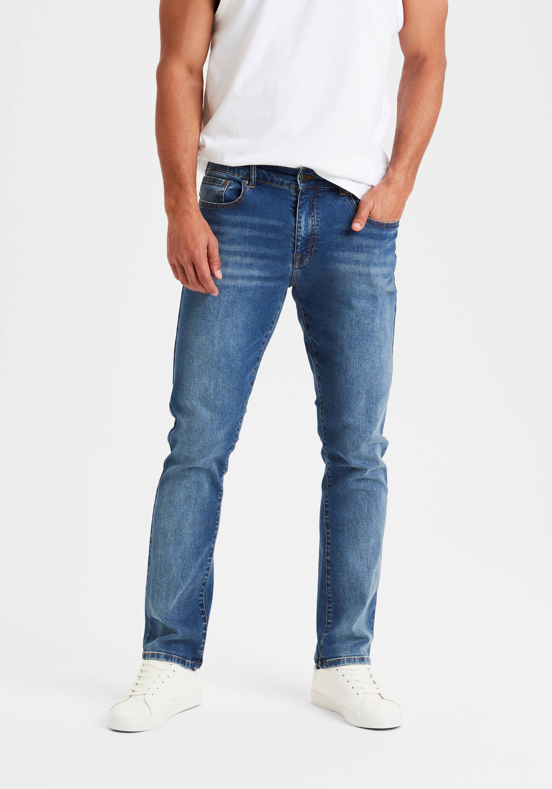 Buffalo 5-Pocket-Jeans »Straight-fit«, mit normaler Bundhöhe, aus elastischer Denim-Qualität von Buffalo