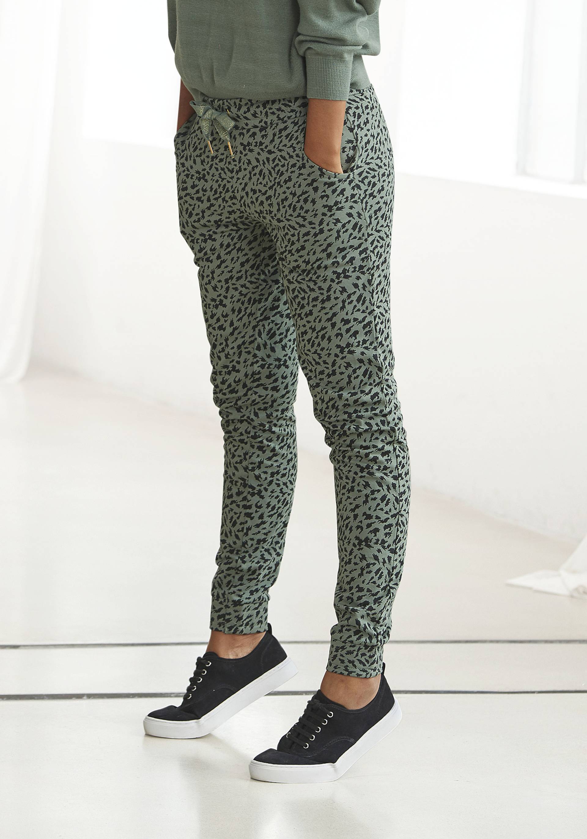 Buffalo Homewearhose, mit schimmerndem Bindeband, Loungeanzug Buffalo Homewearhose, mit schimmerndem Bindeband, Loungeanzug von Buffalo